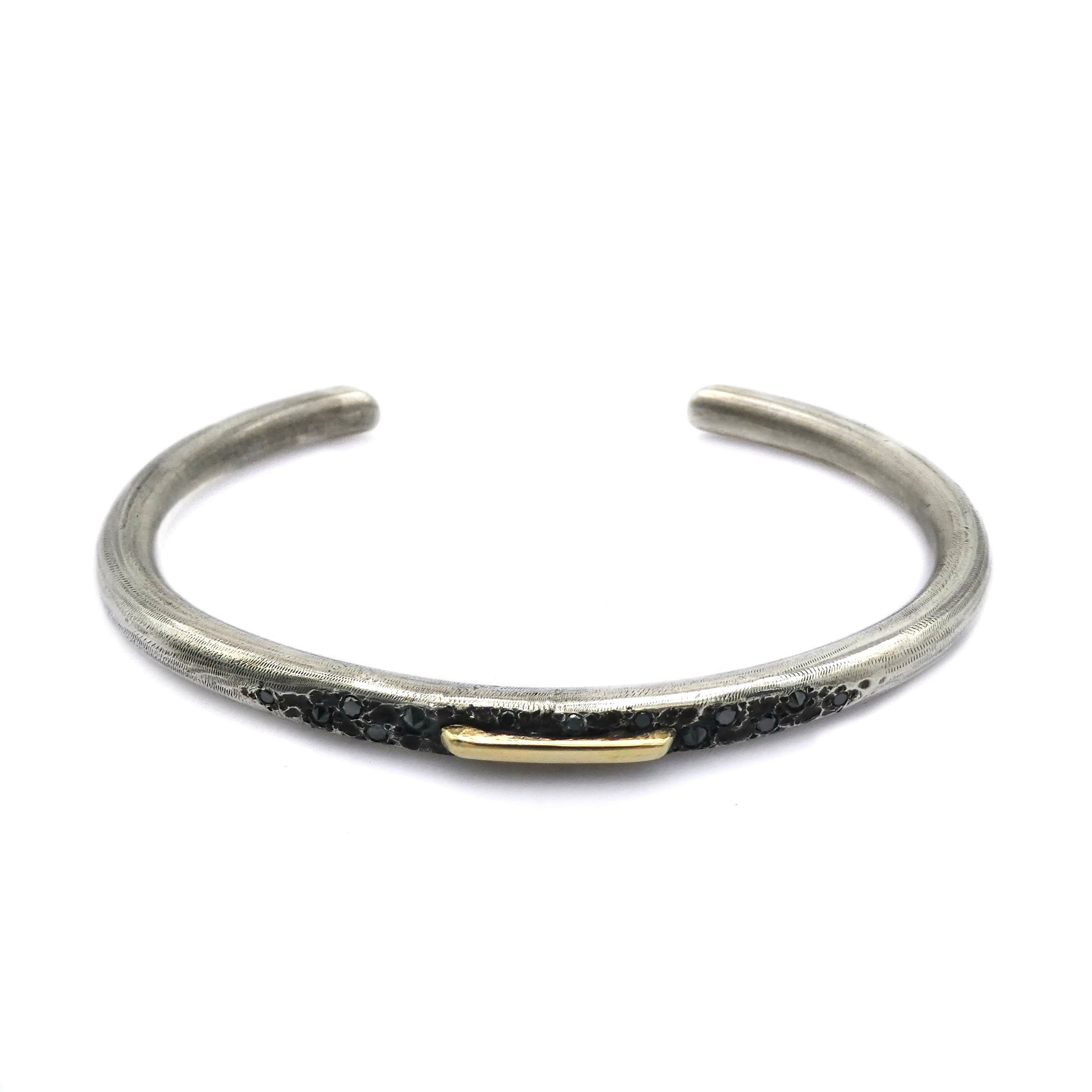 Equip cuff — Enri Mars