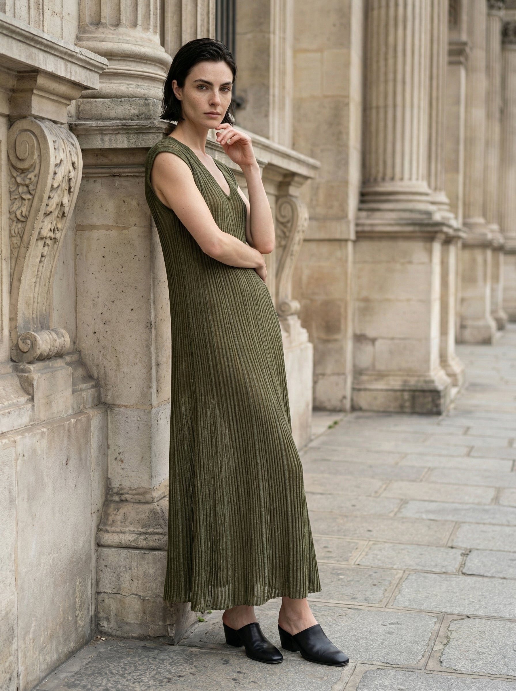 TRANSIT - DRESS - Three Quarter - Detail Focus