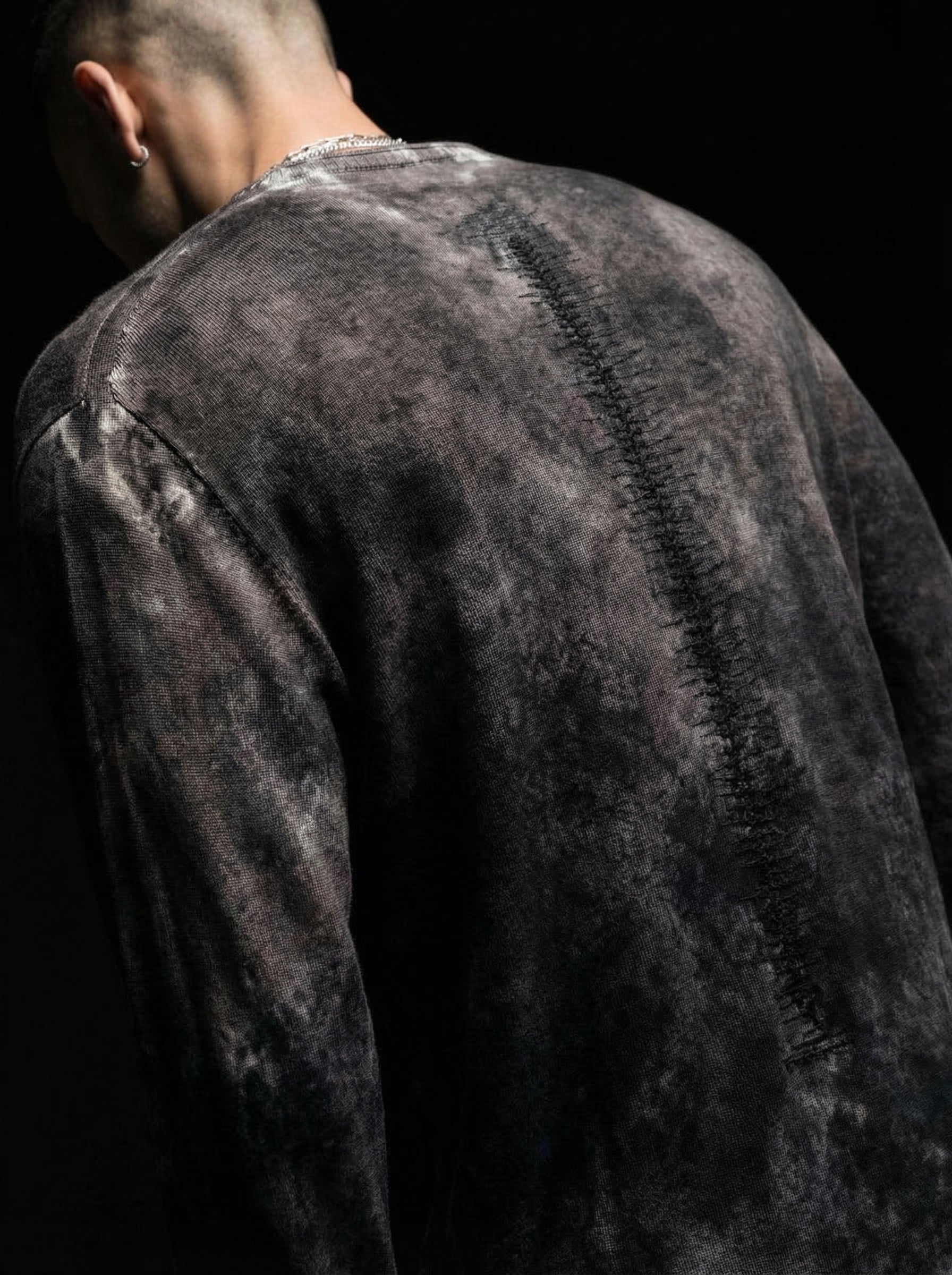 MD75 - Light Wool Knit with Sponged Dyeing - Detail & Texture Close-Up