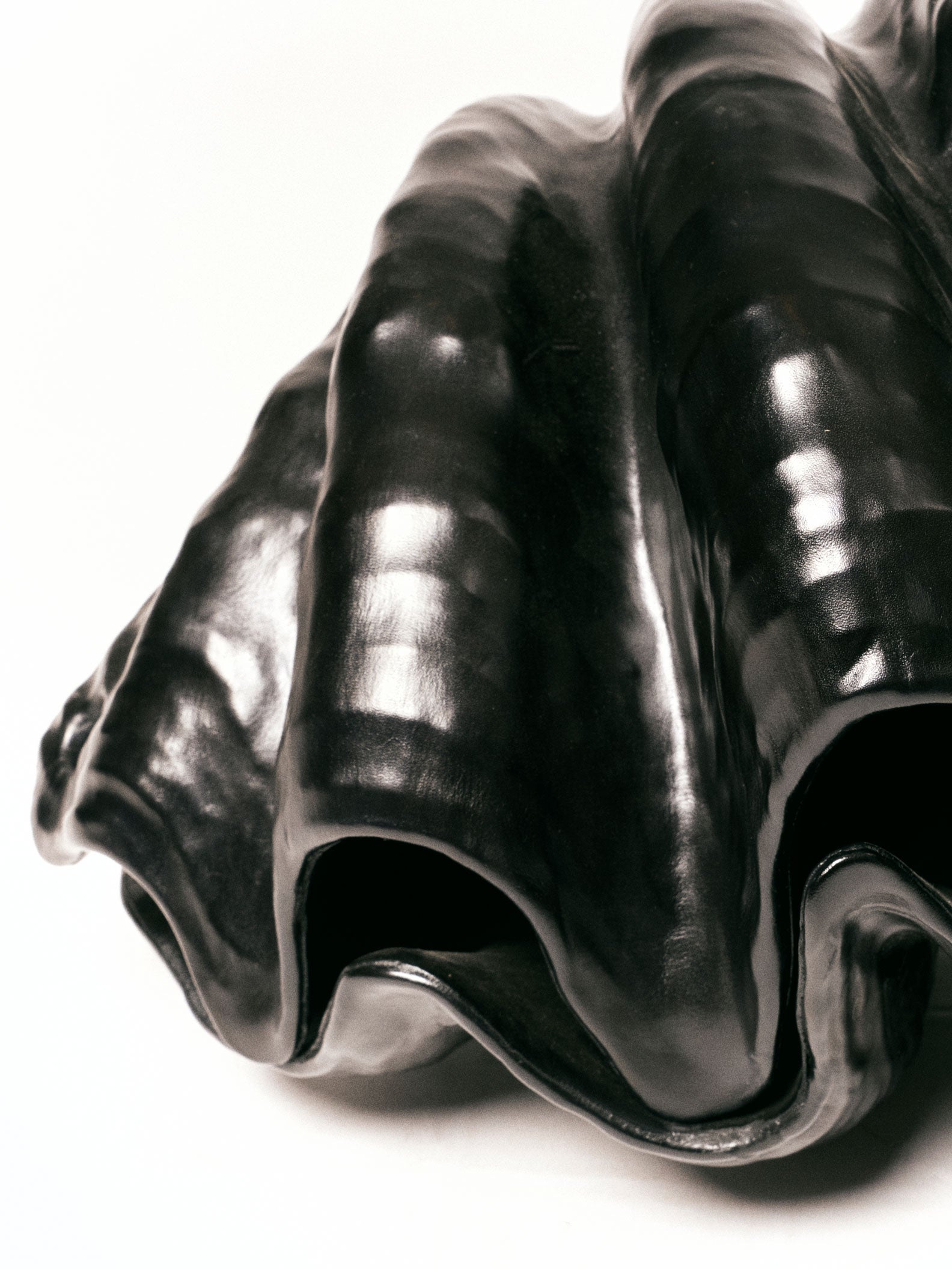 Giant Black Leather Shell - INN7