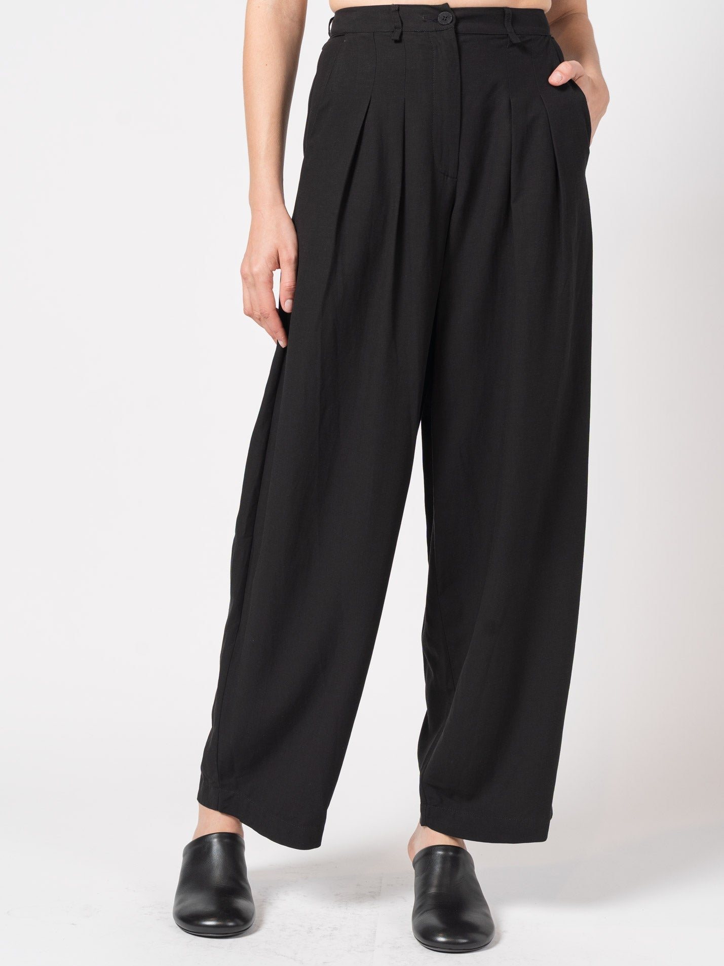 Wide-Leg Pleated Trousers - INN7