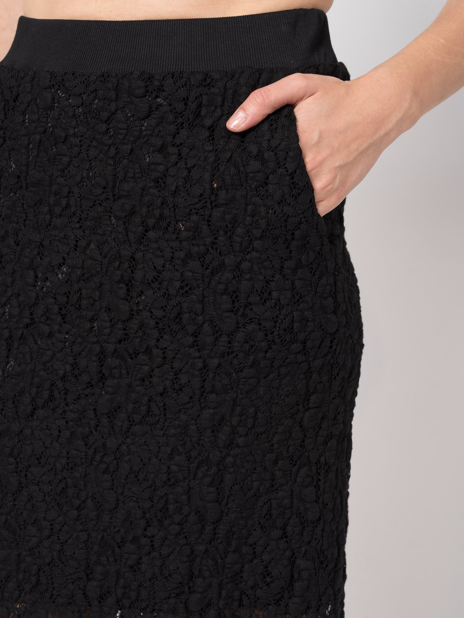 Lace Pencil Skirt - INN7