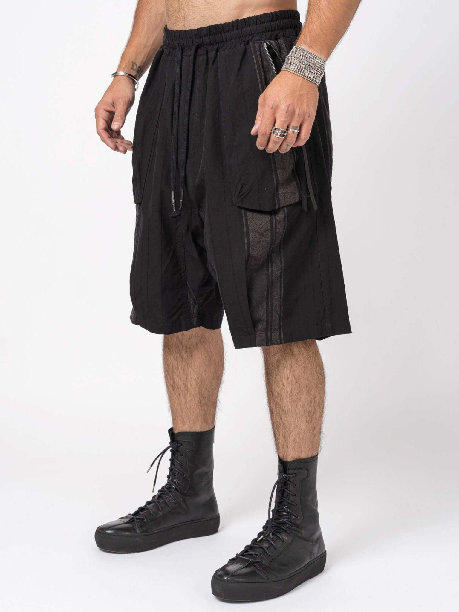 D.HYGEN Crack Random Stripe Jacquard Baggy Shorts - INN7
