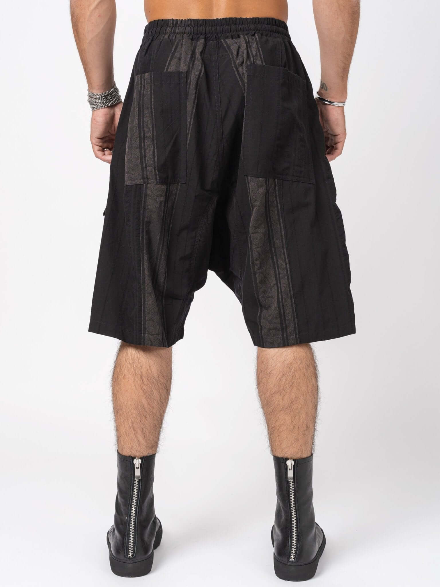 D.HYGEN Crack Random Stripe Jacquard Baggy Shorts - INN7