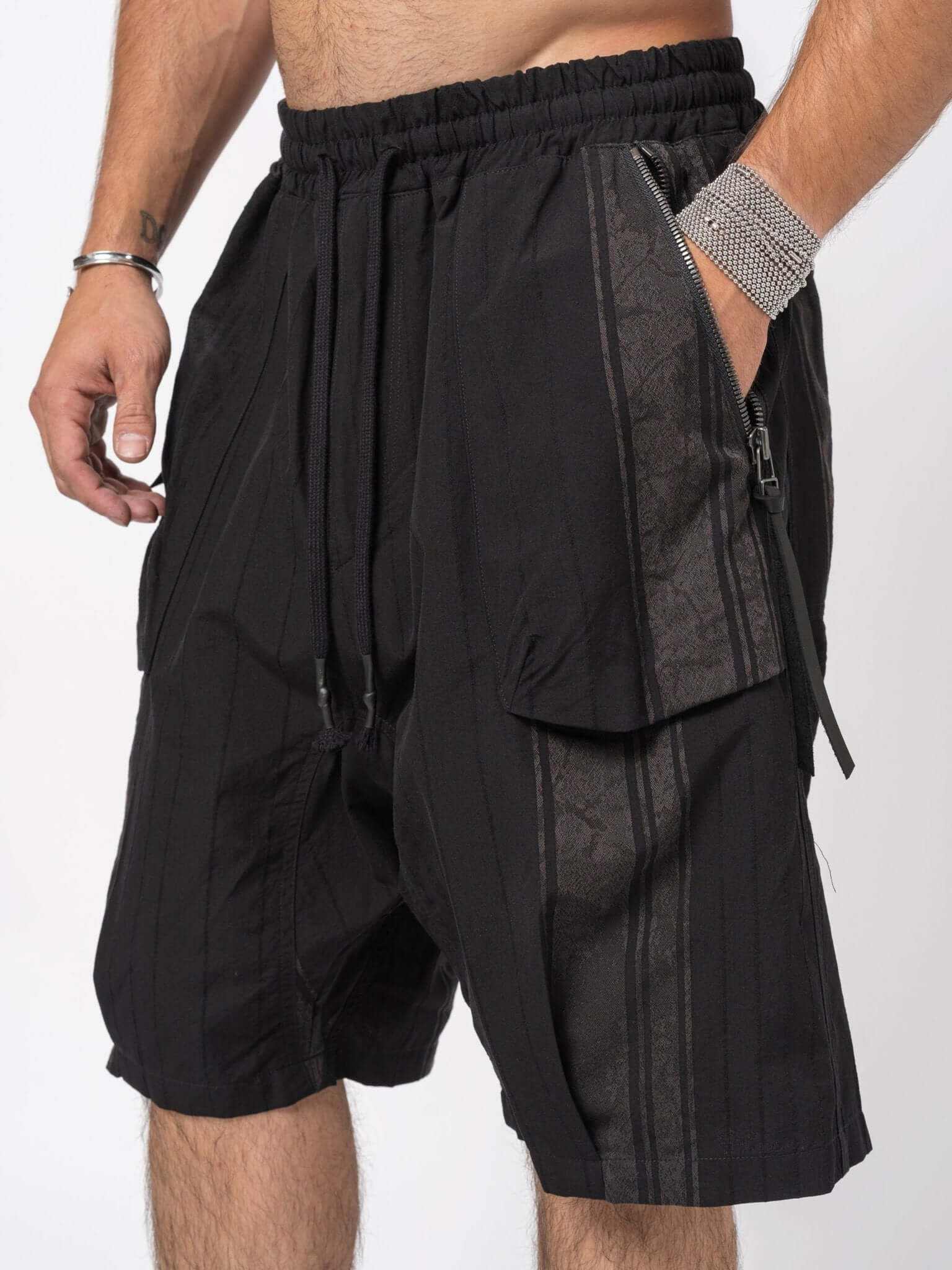 D.HYGEN Crack Random Stripe Jacquard Baggy Shorts - INN7