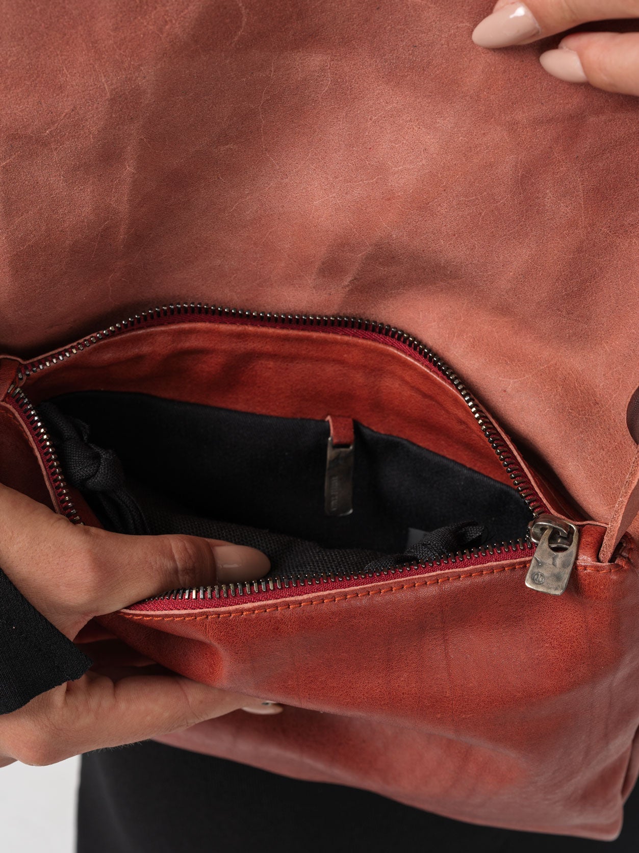 Silver Bar Bullskin Crossbody Bag - INN7