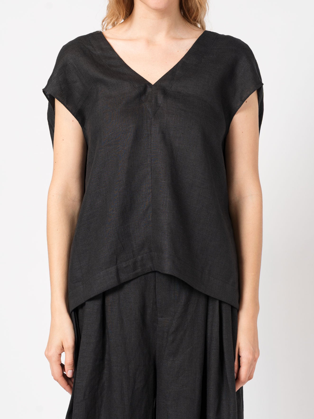 V-Neck Linen Top - INN7