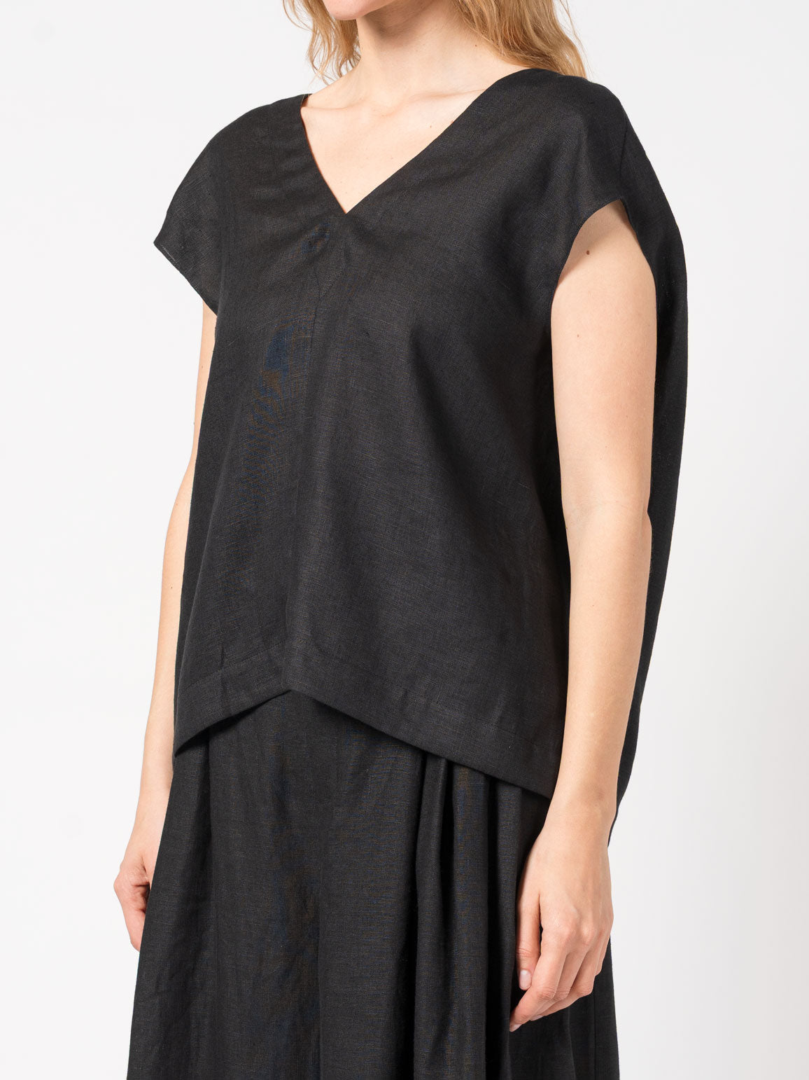 V-Neck Linen Top - INN7