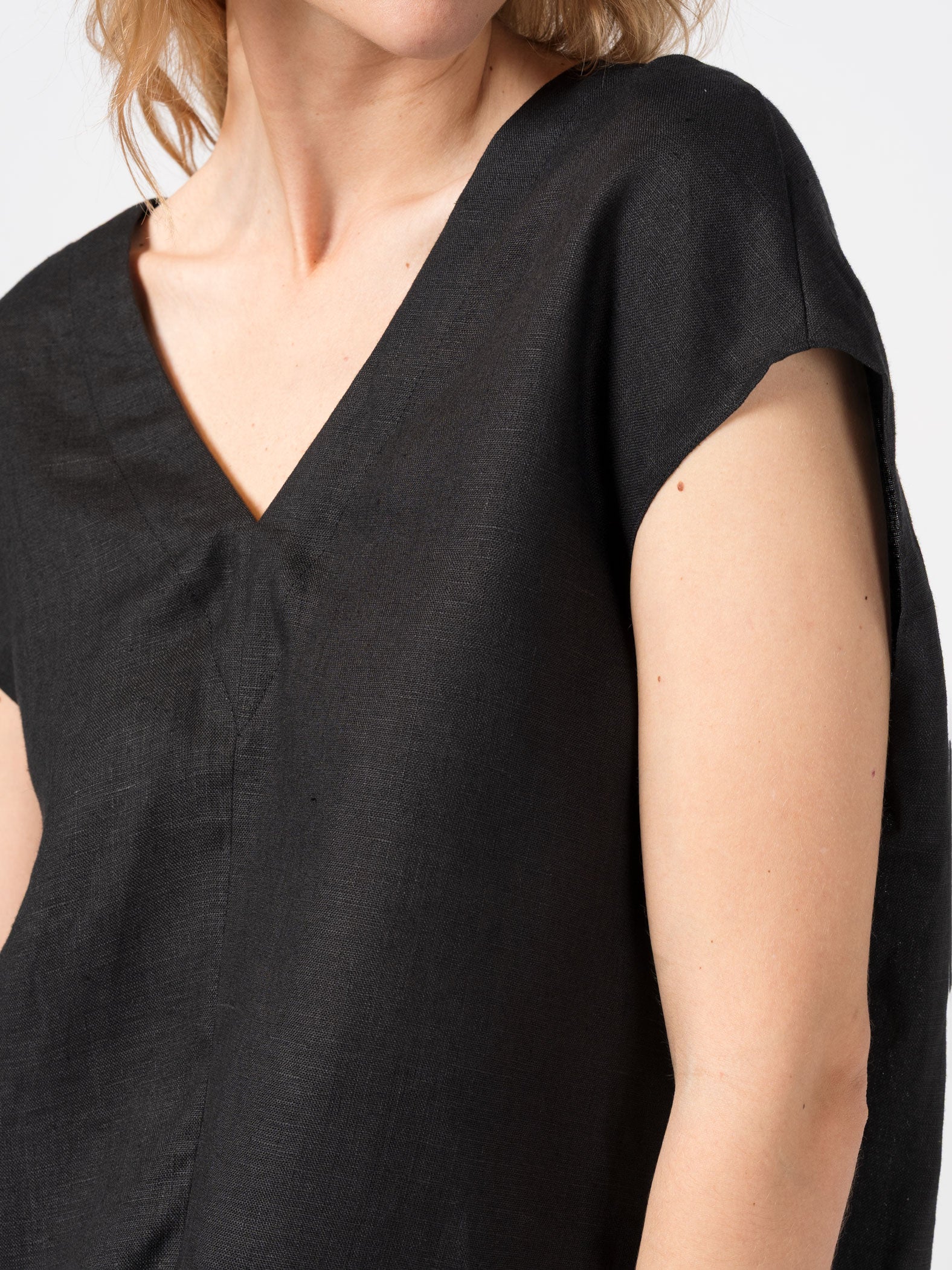 V-Neck Linen Top - INN7