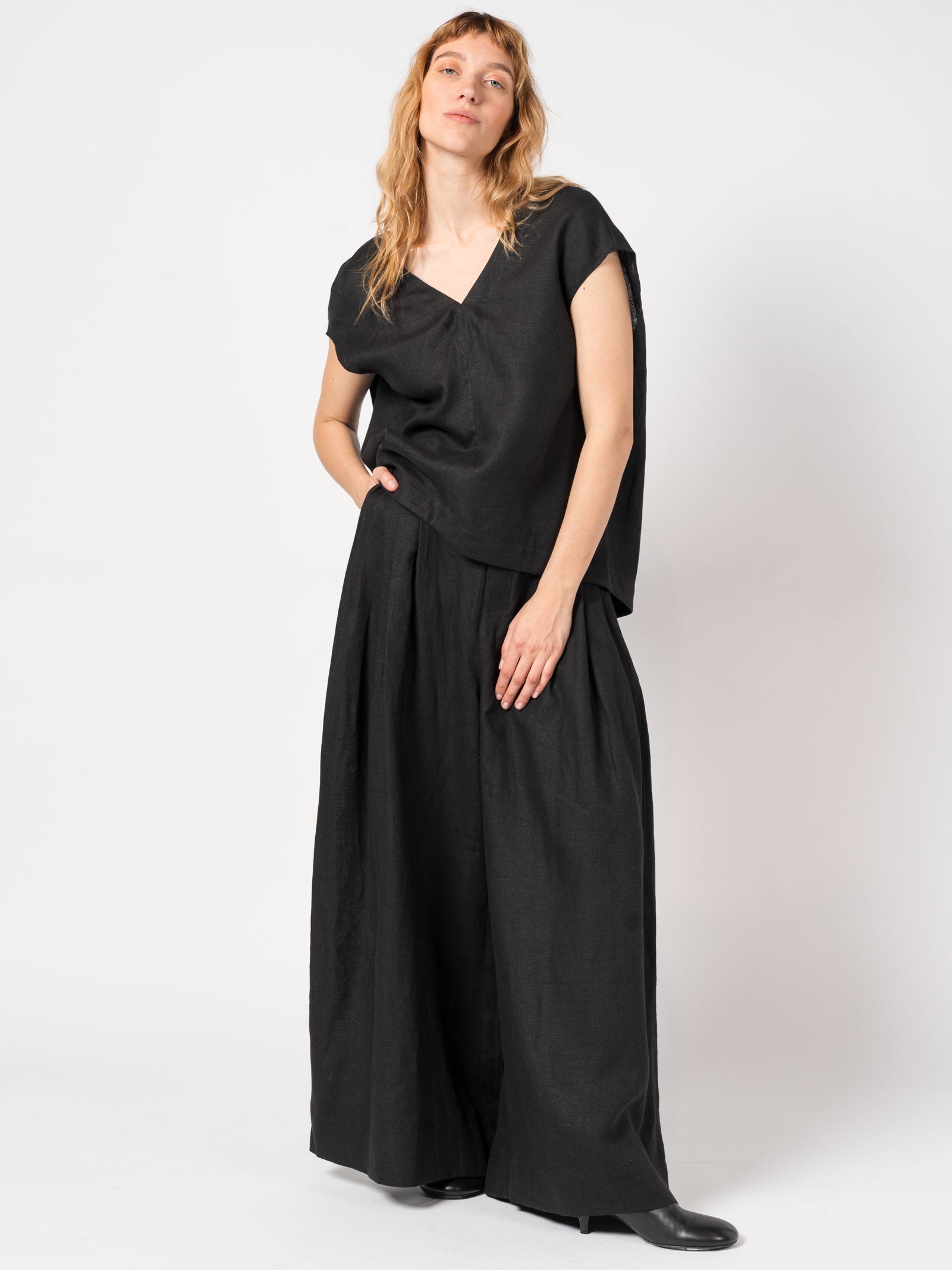 V-Neck Linen Top - INN7