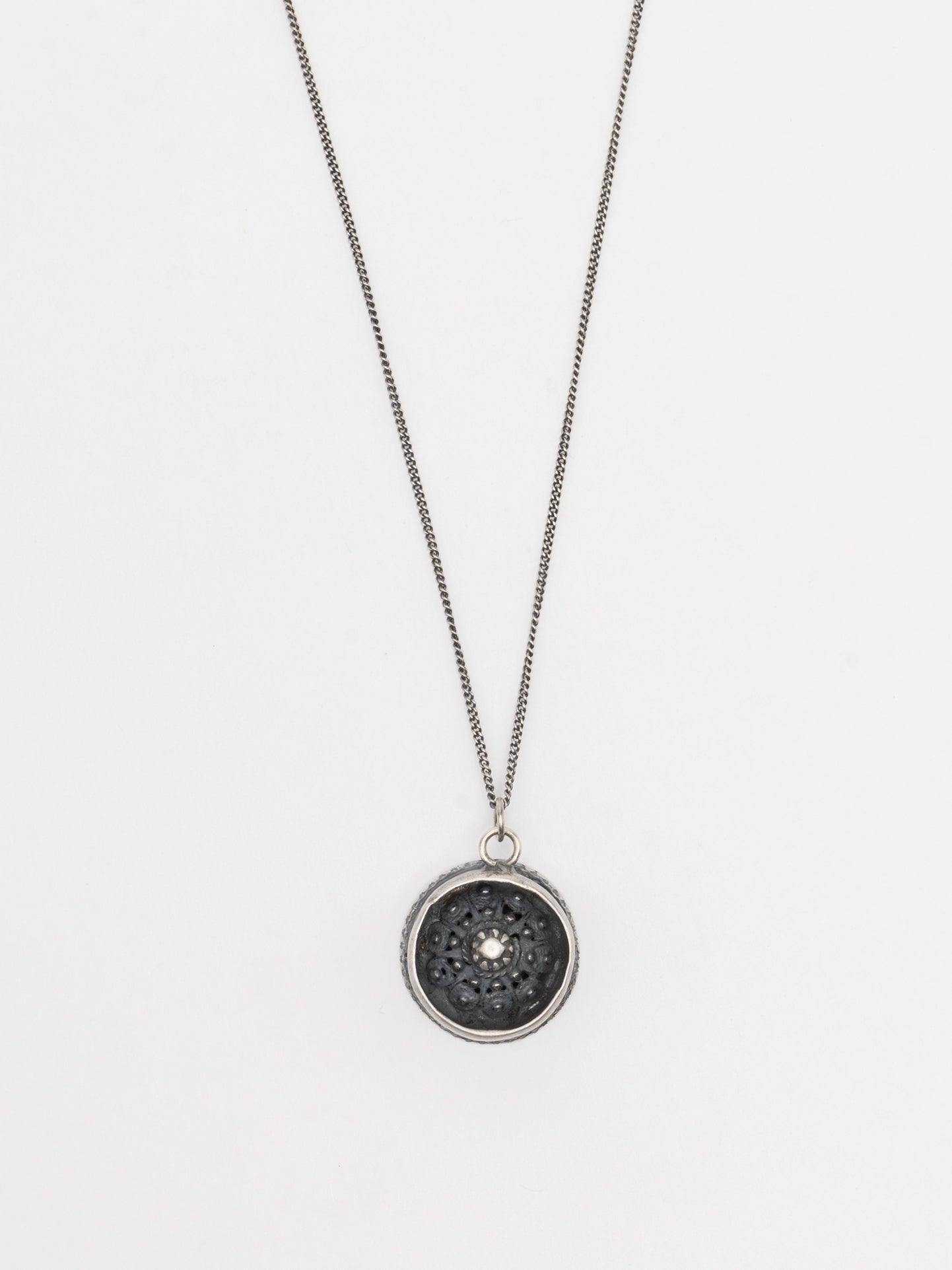 Medallion Necklace - INN7