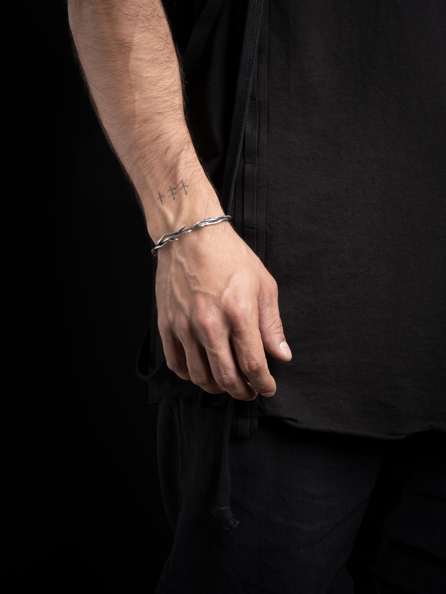 Textured Silver Cuff Bracelet with Black Zircon - INN7
