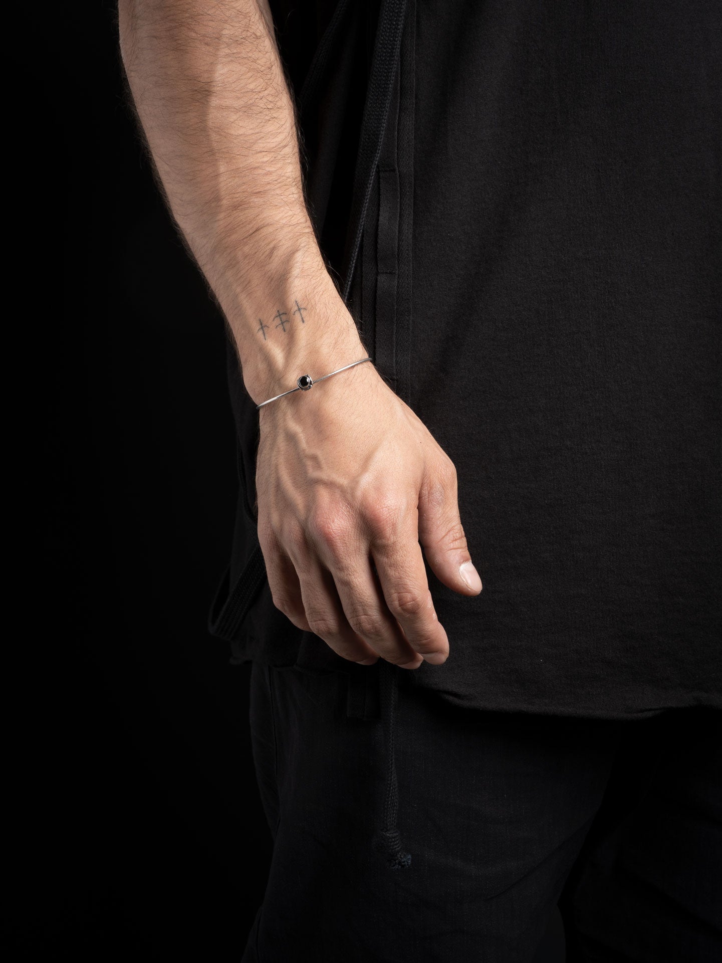Silver Cuff Bracelet with Black Zircon - INN7