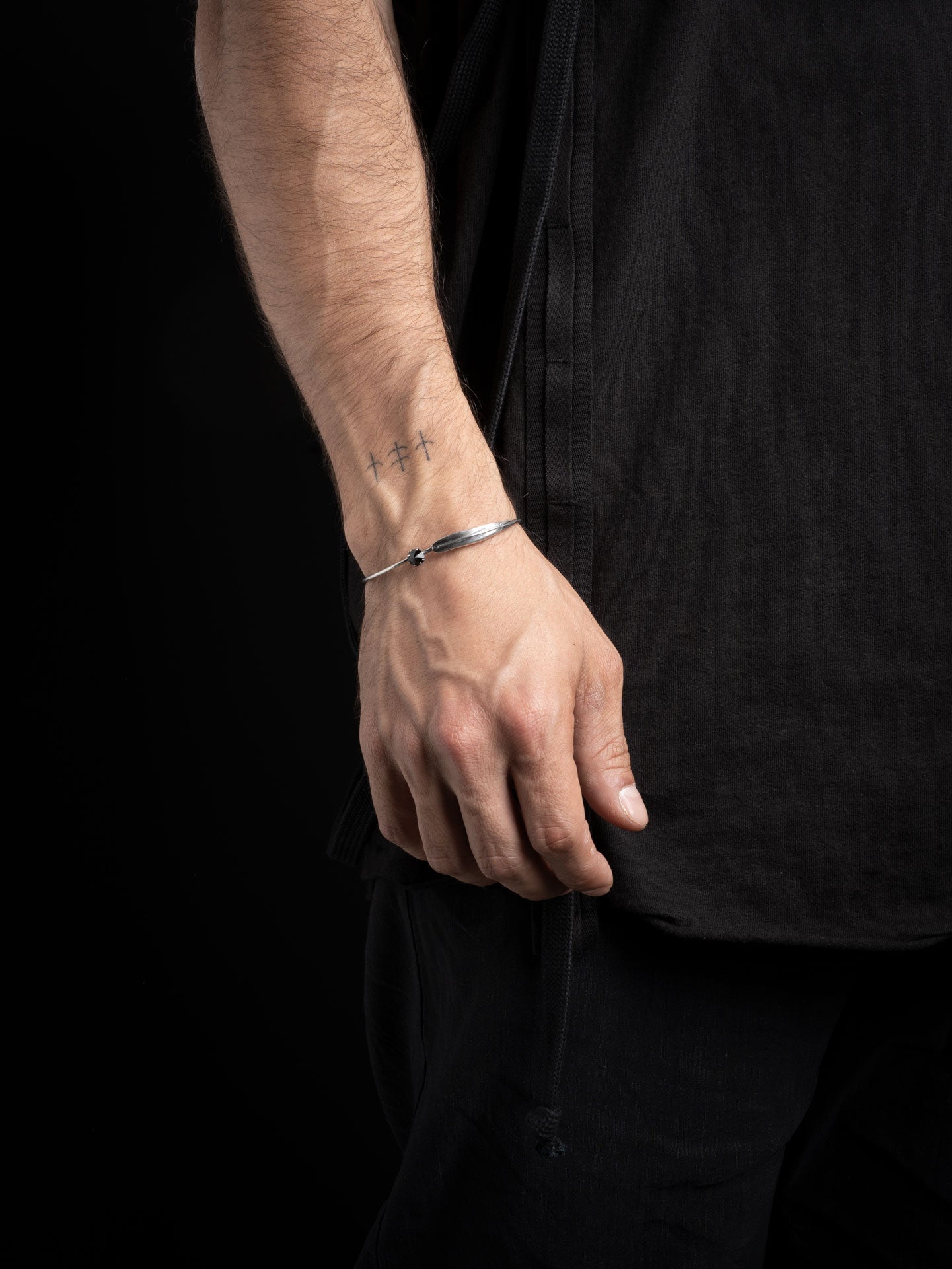 Silver Cuff Bracelet with Black Zircon - INN7