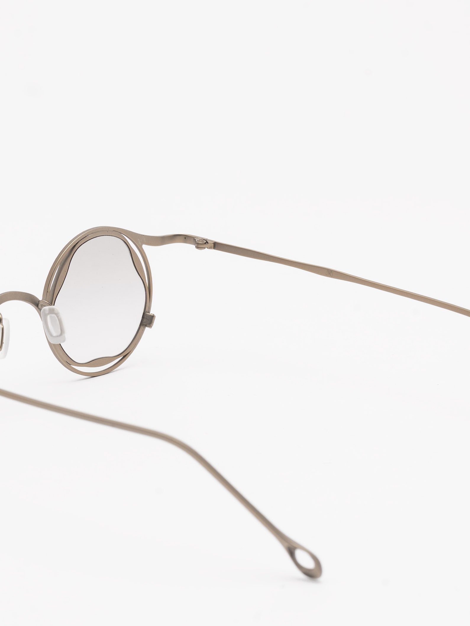 Round Titanium Frame Eyewear - INN7