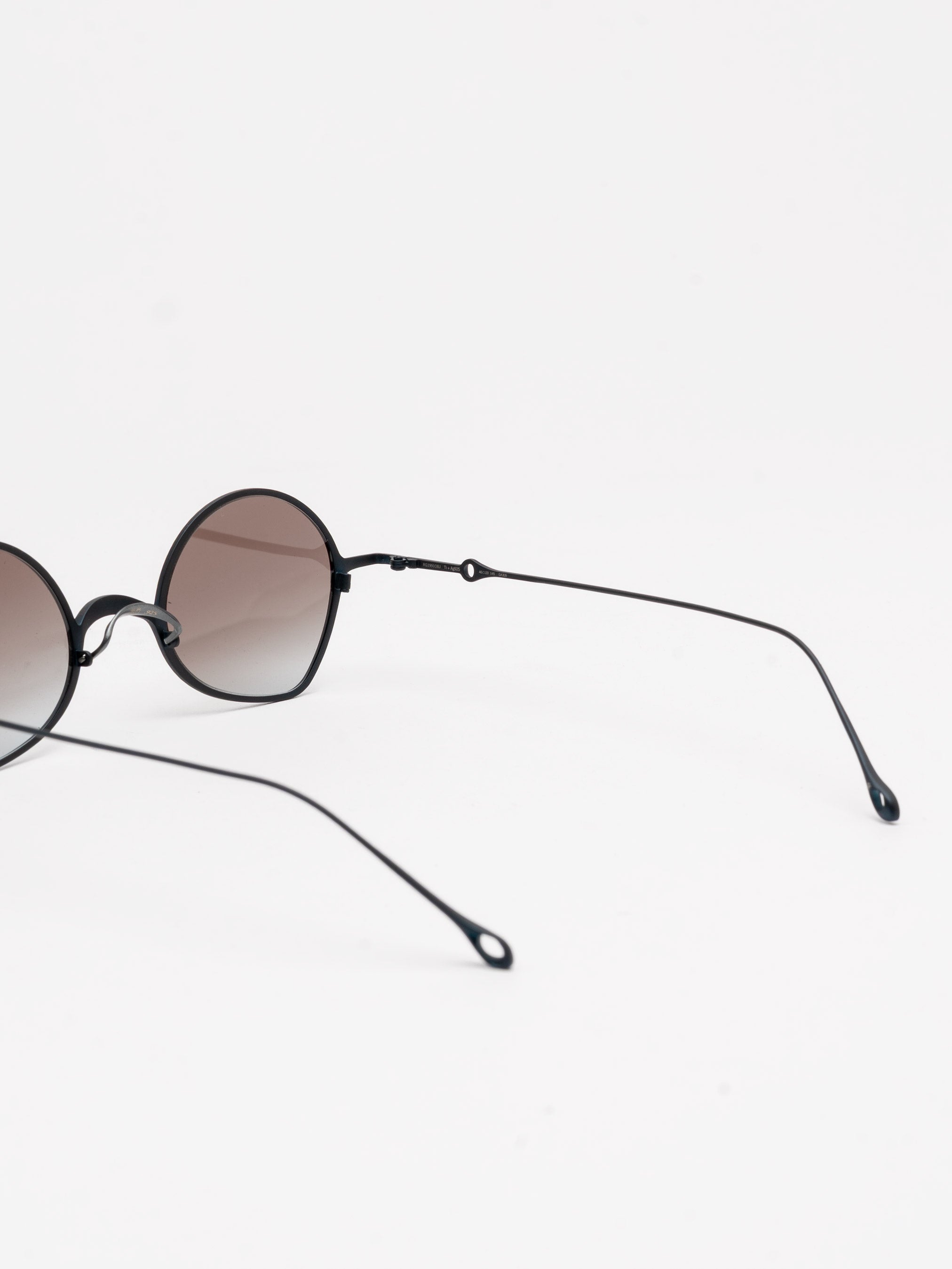 Gradient Lens Titanium Sunglasses - INN7