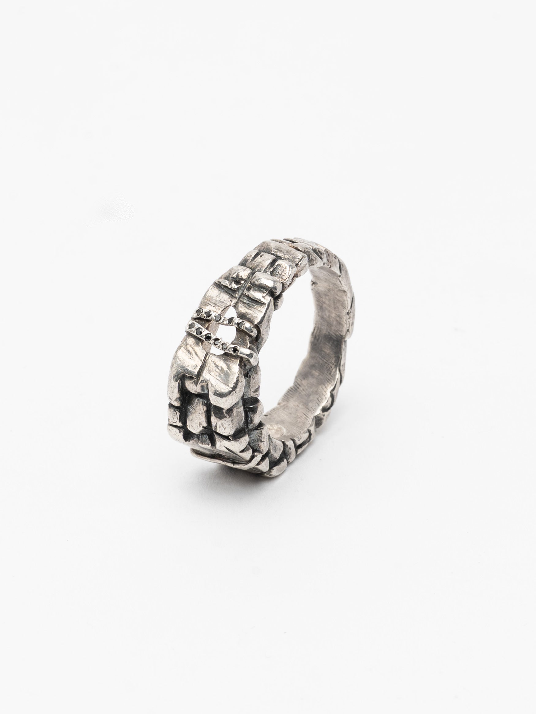 Textured Band Ring with Black Diamonds - INN7