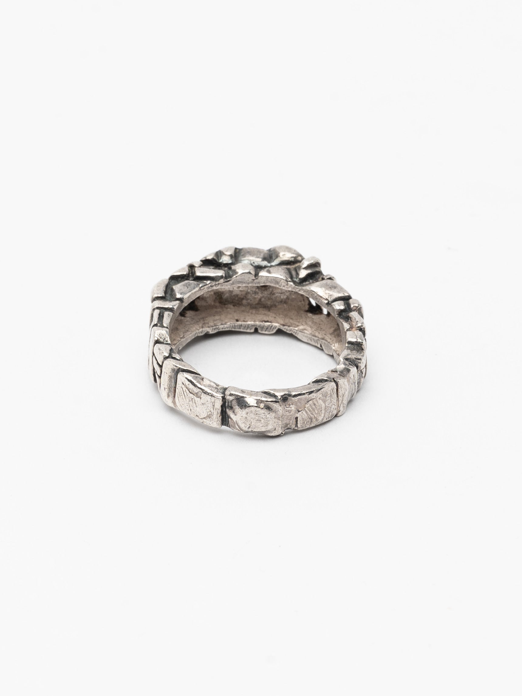 Textured Band Ring with Black Diamonds - INN7