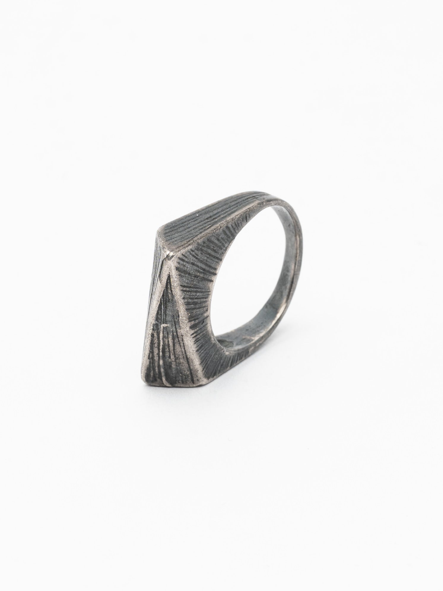 Triangle-Cut Ring - INN7