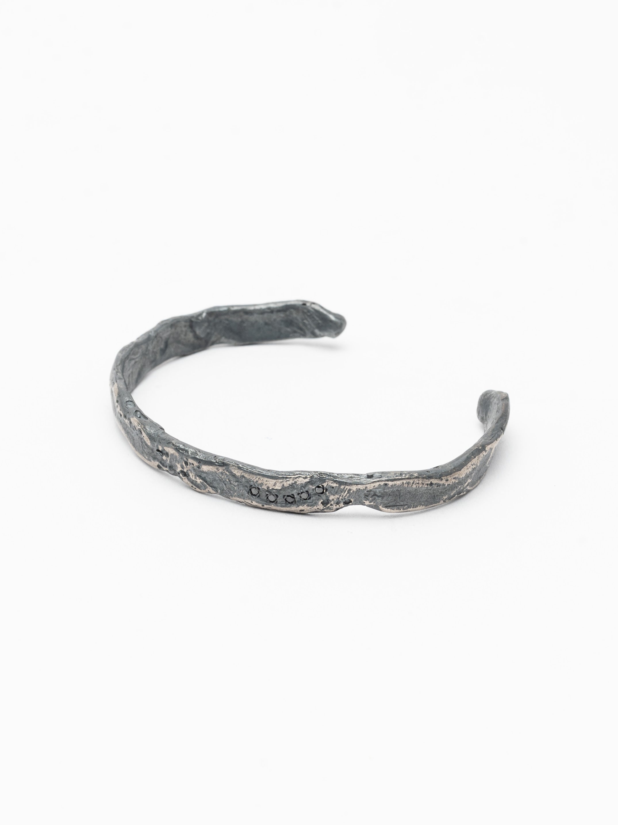Open Cuff Bracelet with Black Diamonds - INN7