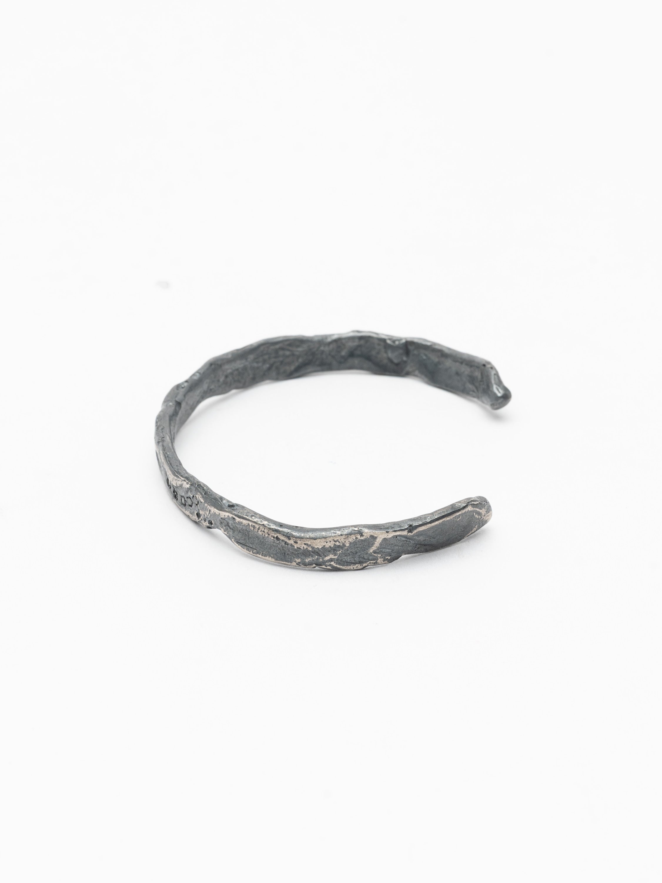 Open Cuff Bracelet with Black Diamonds - INN7