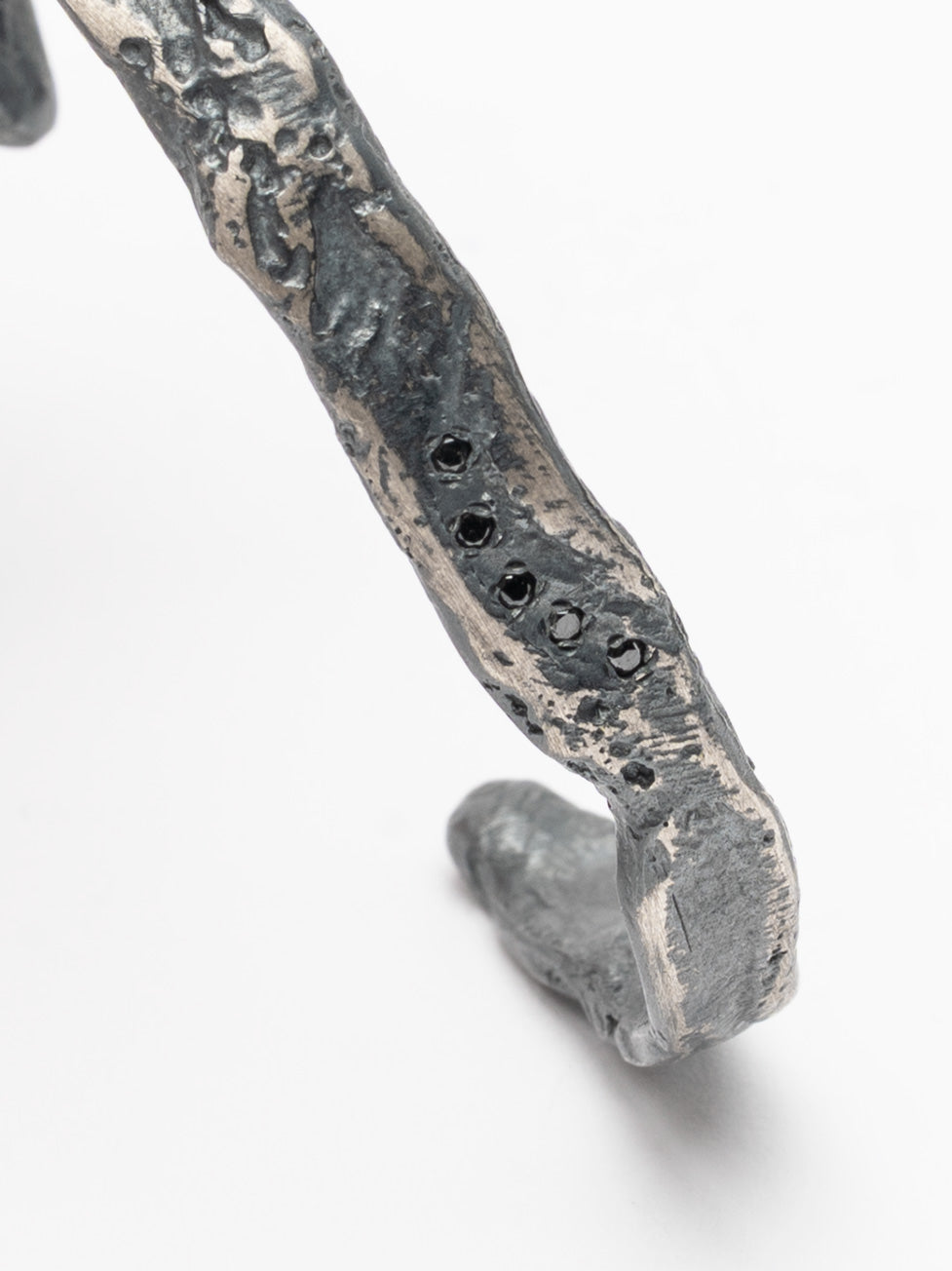 Open Cuff Bracelet with Black Diamonds - INN7