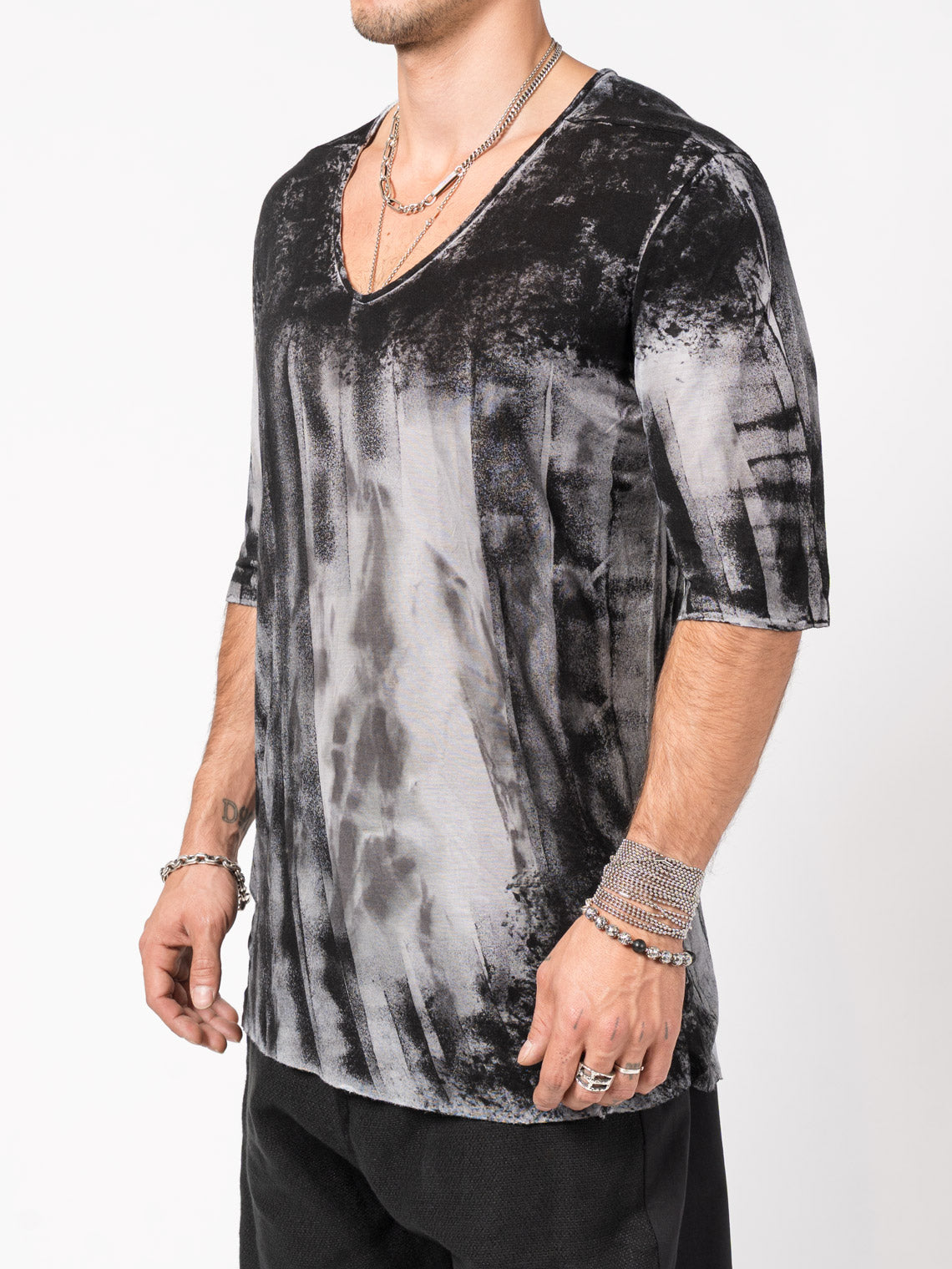 Abstract-Dyed V-Neck T-Shirt - INN7