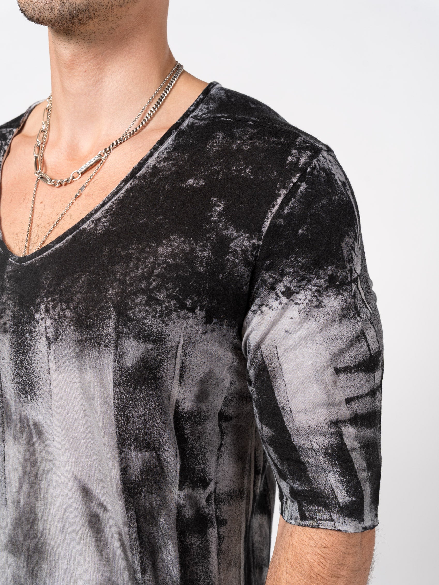 Abstract-Dyed V-Neck T-Shirt - INN7
