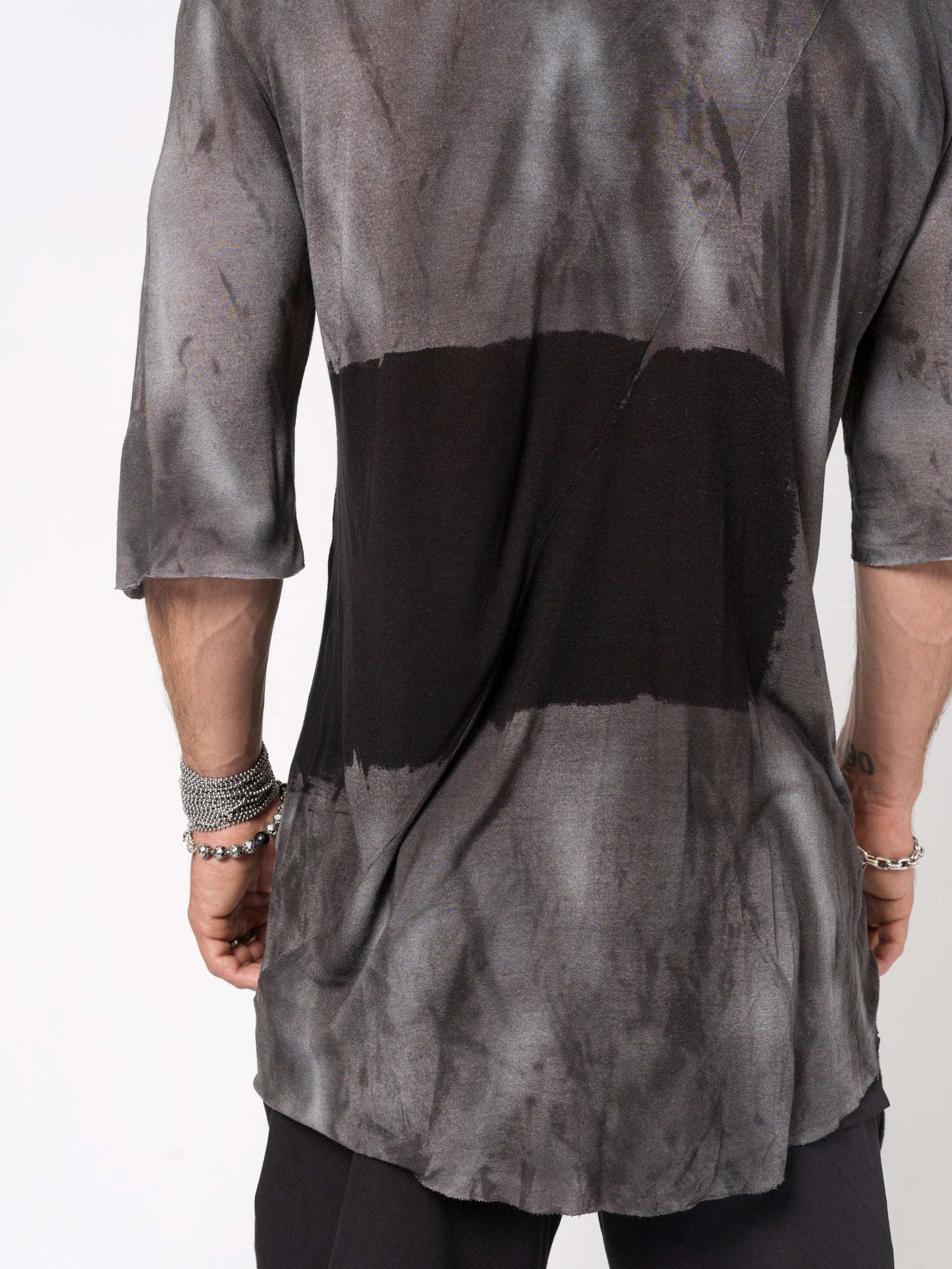 Two-Tone Brush-Dyed V-Neck T-Shirt - INN7