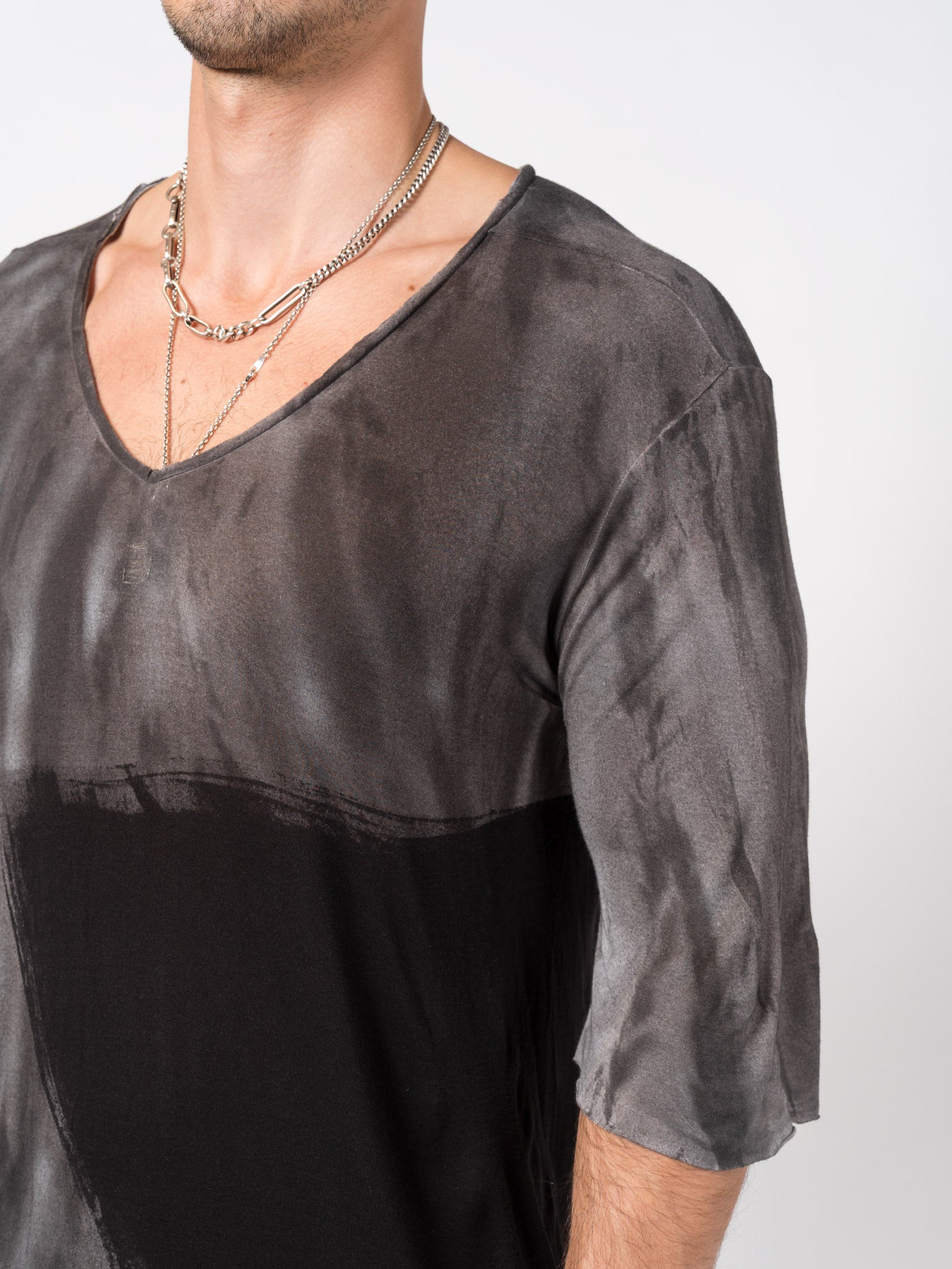 Two-Tone Brush-Dyed V-Neck T-Shirt - INN7