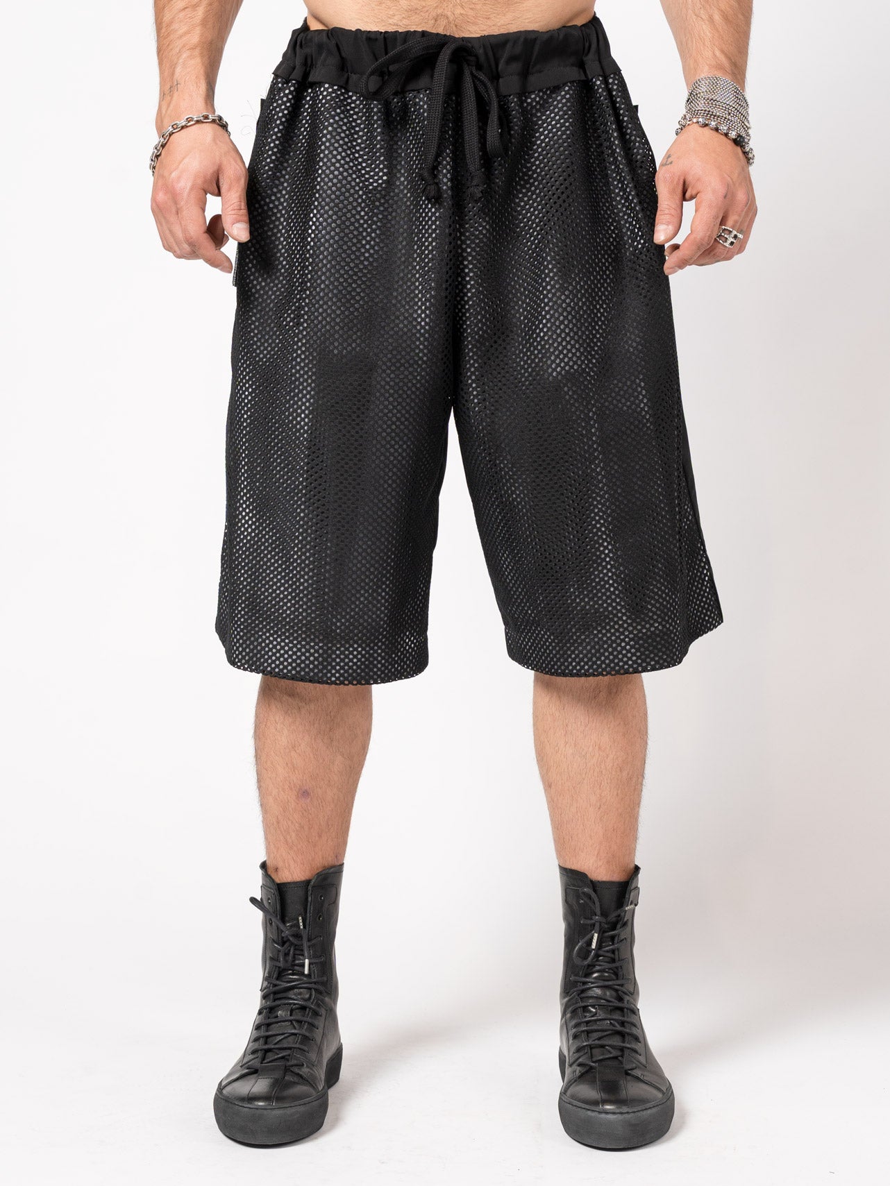Mesh-Layered Drawstring Shorts - INN7