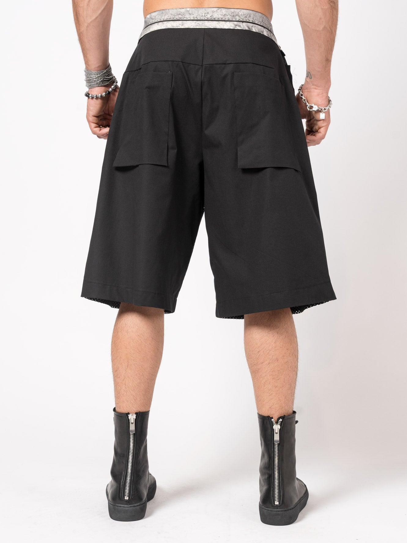 Mesh-Layered Drawstring Shorts - INN7