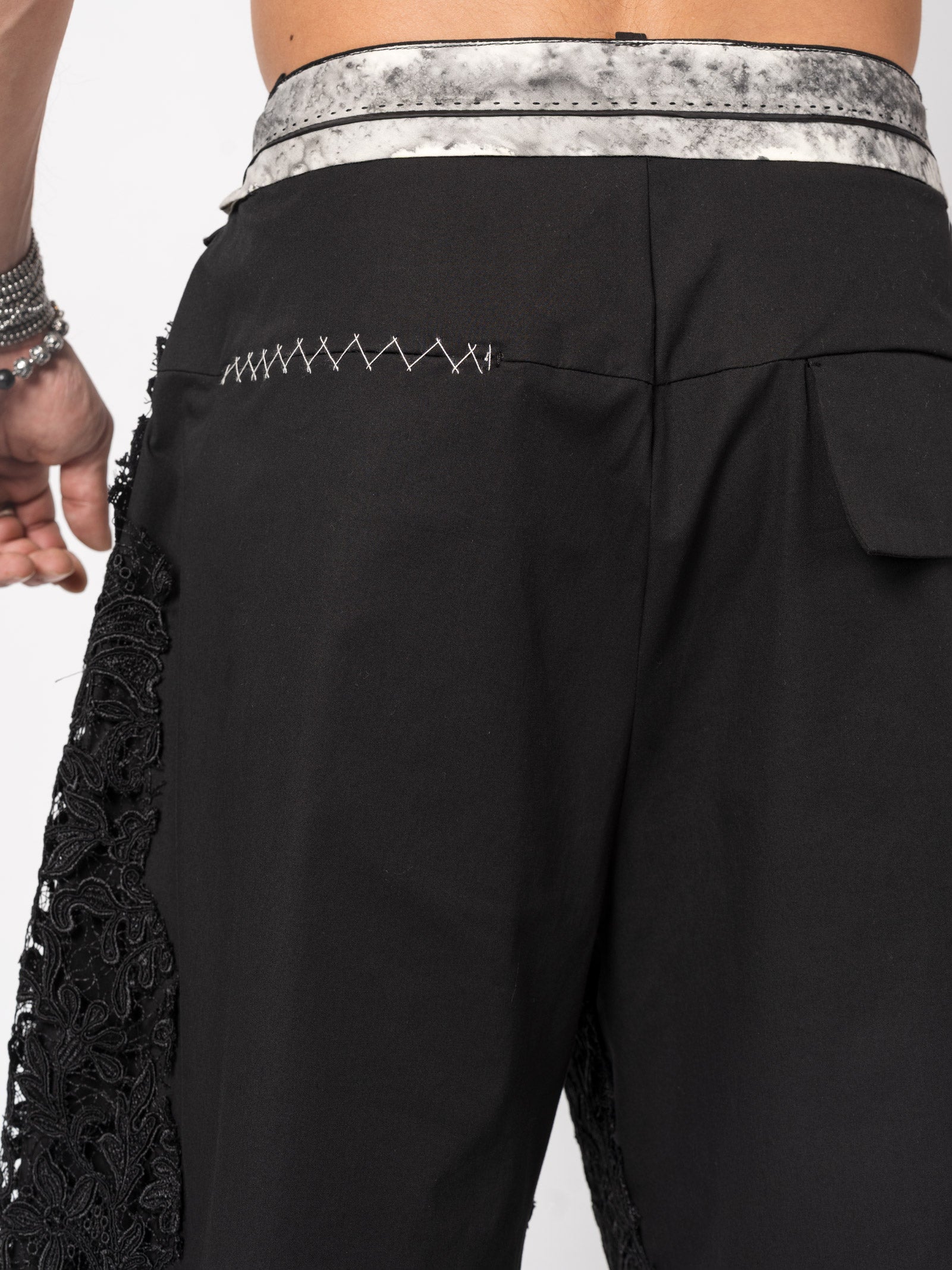 Embroidered Lace Panel Shorts - INN7