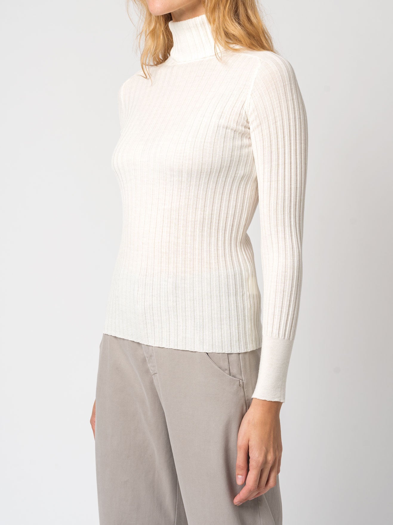 Turtleneck Ribbed Extrafine Wool Knit - INN7