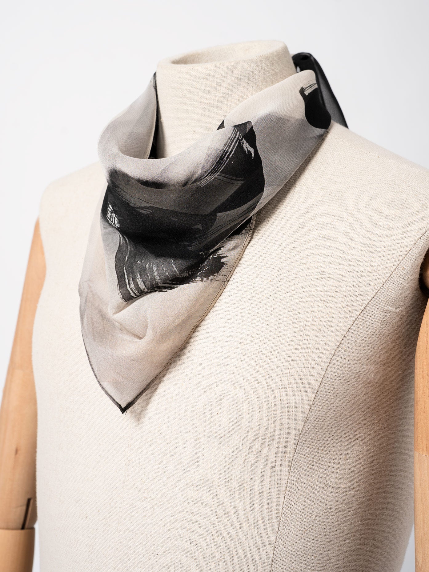 Silk Georgette Scarf - INN7