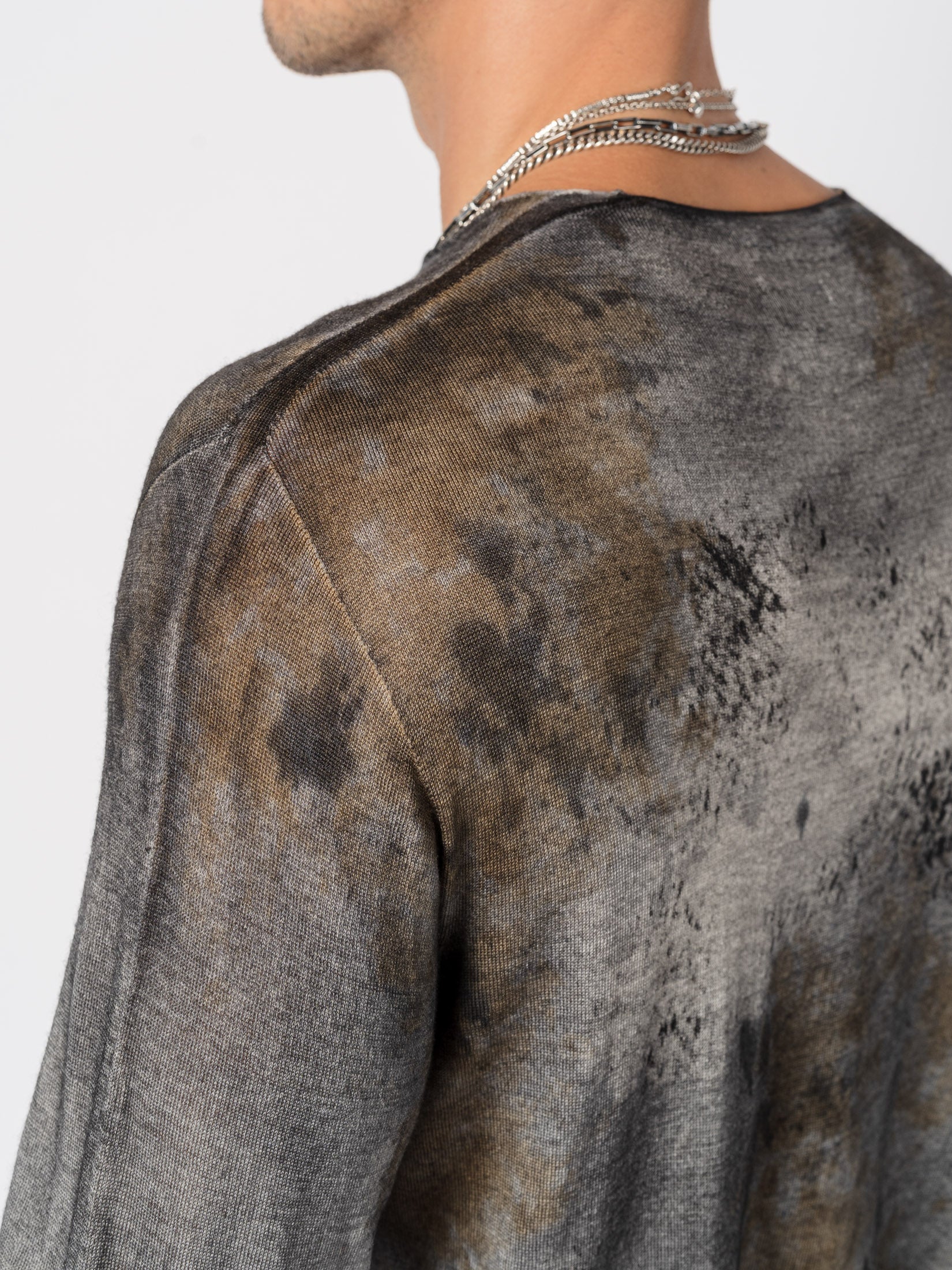 Light Wool Knit with Salt Treatment