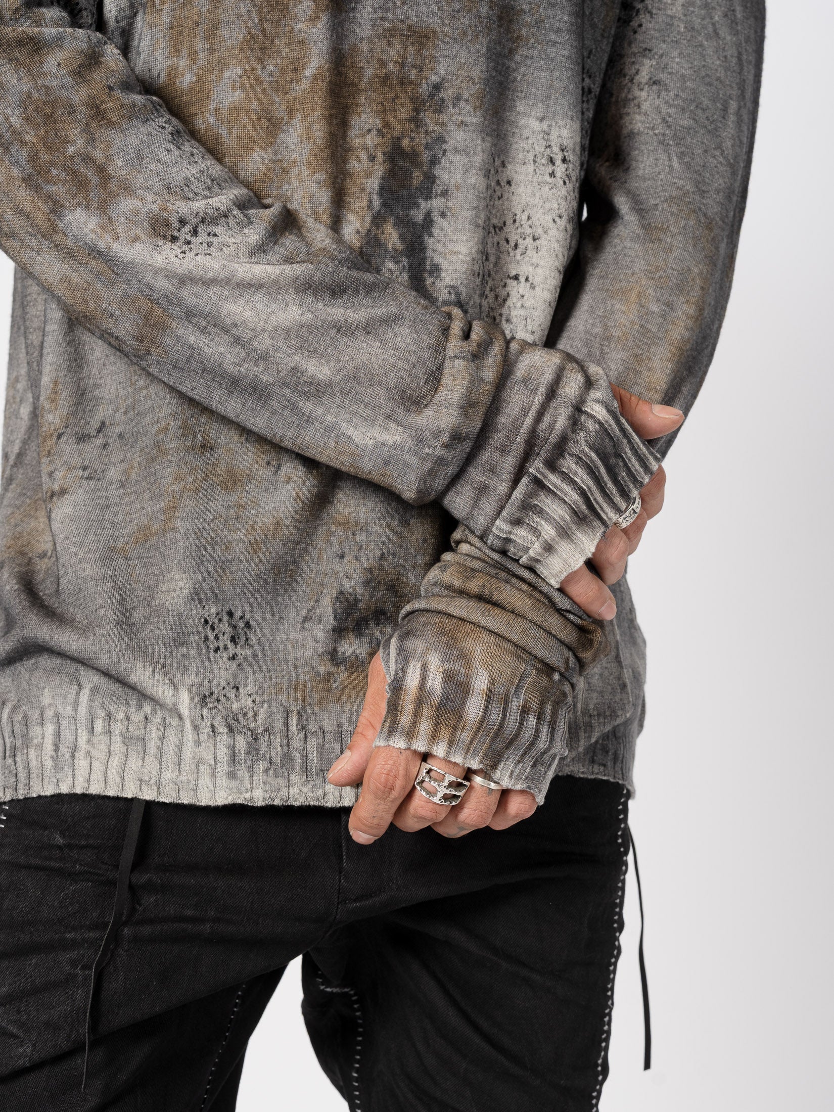 Light Wool Knit with Salt Treatment