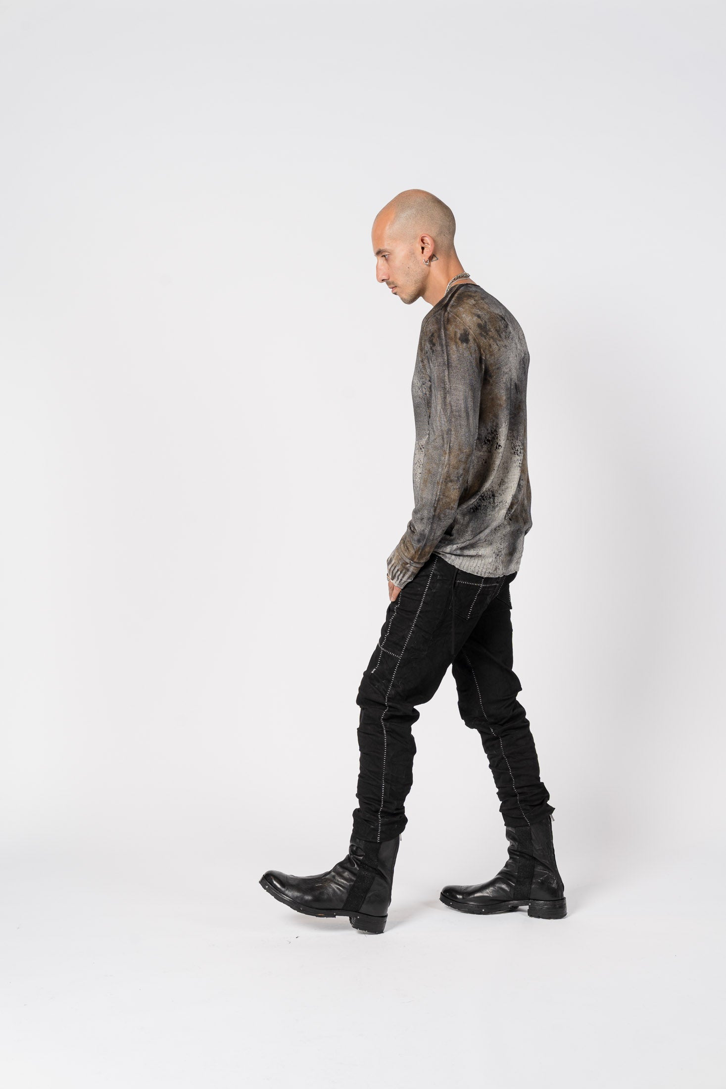 Light Wool Knit with Salt Treatment