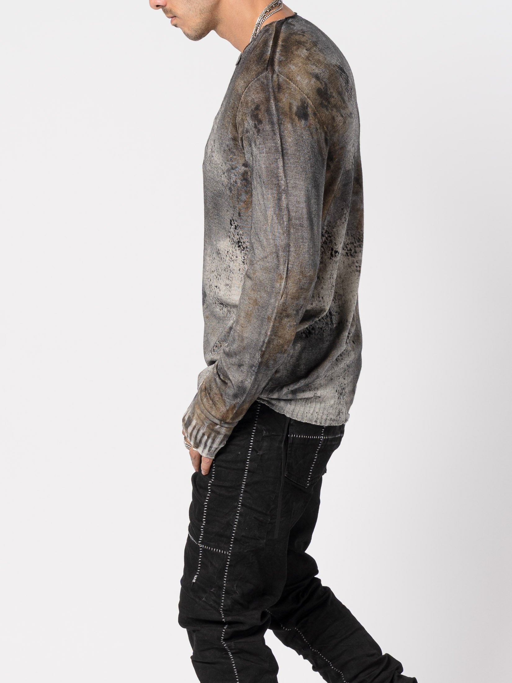 Light Wool Knit with Salt Treatment