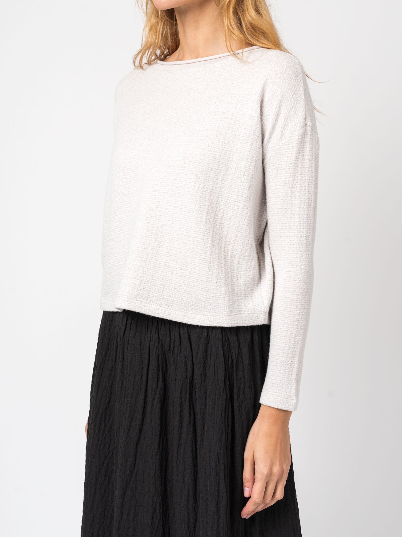 Micro-Patterned Jacquard Knit with Back Buttons - INN7