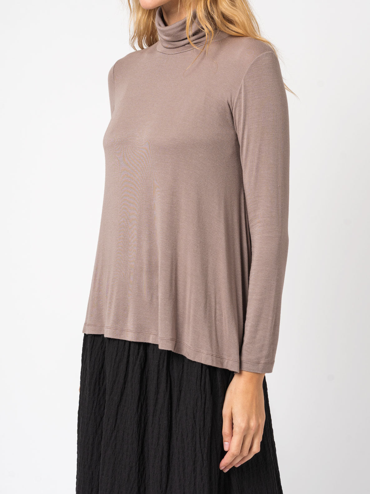 Flared Turtleneck Shirt - INN7