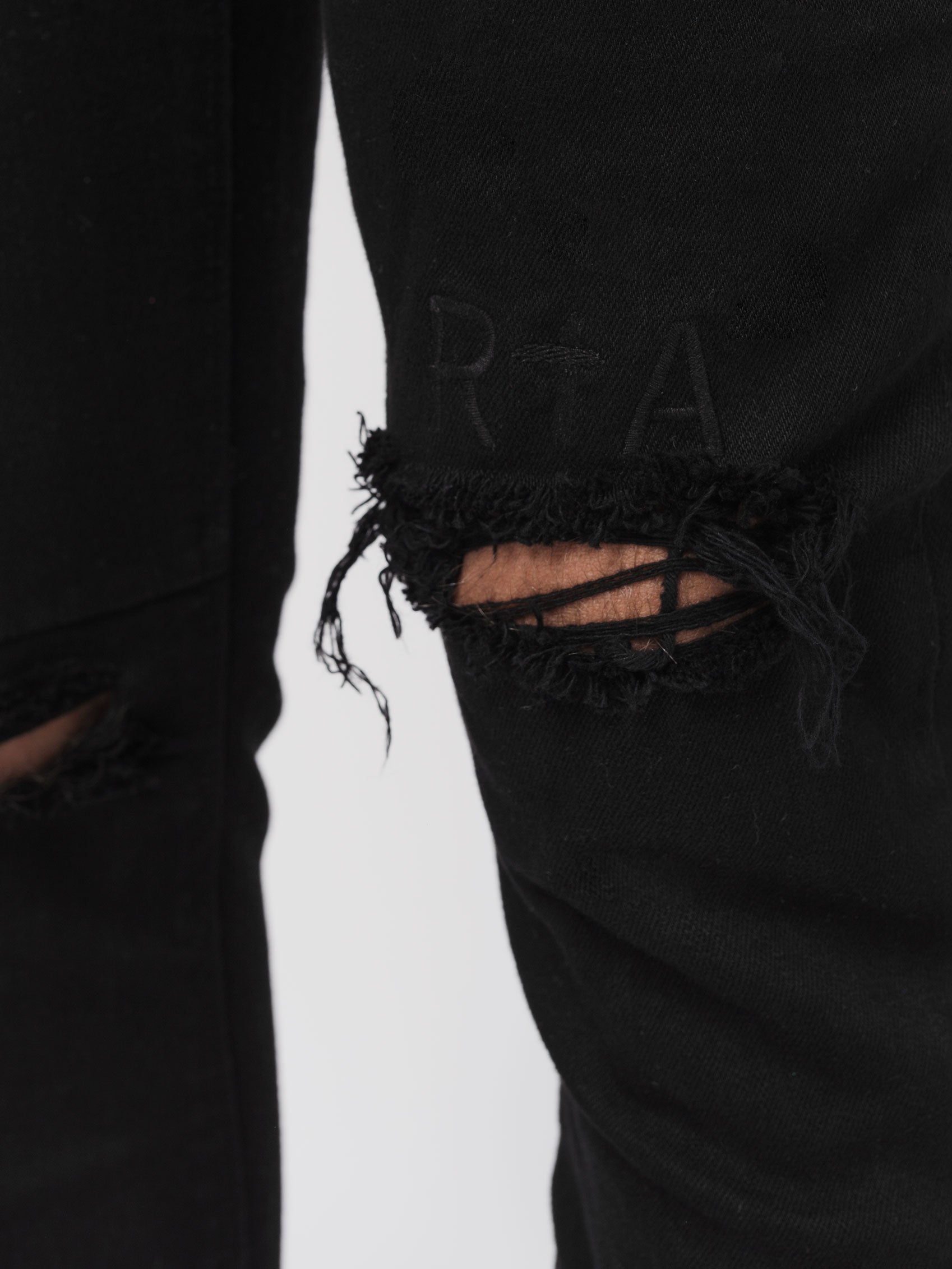Distressed Skinny Stretch Denim Jeans - INN7