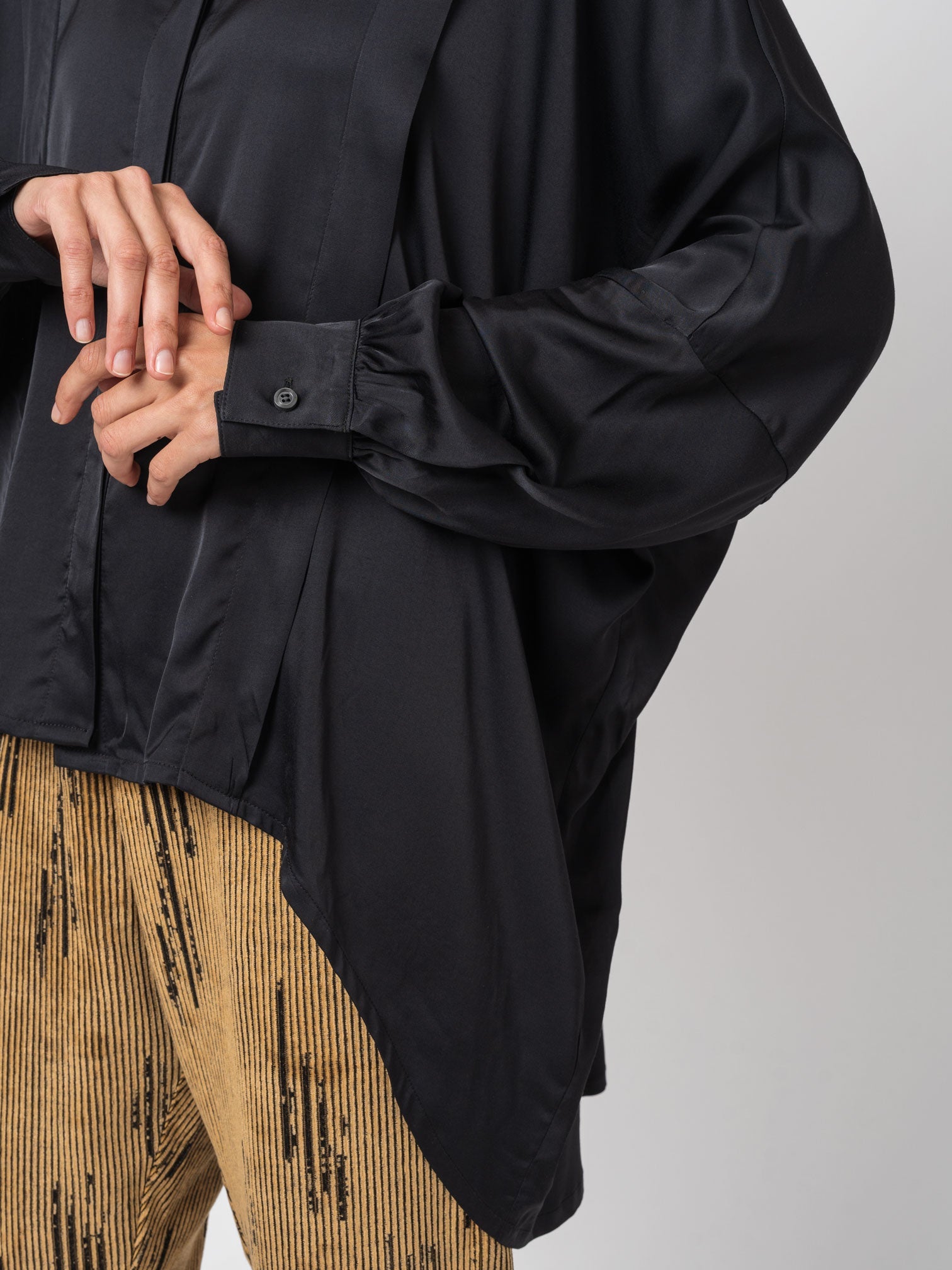 Oversized Button-Up Shirt - INN7