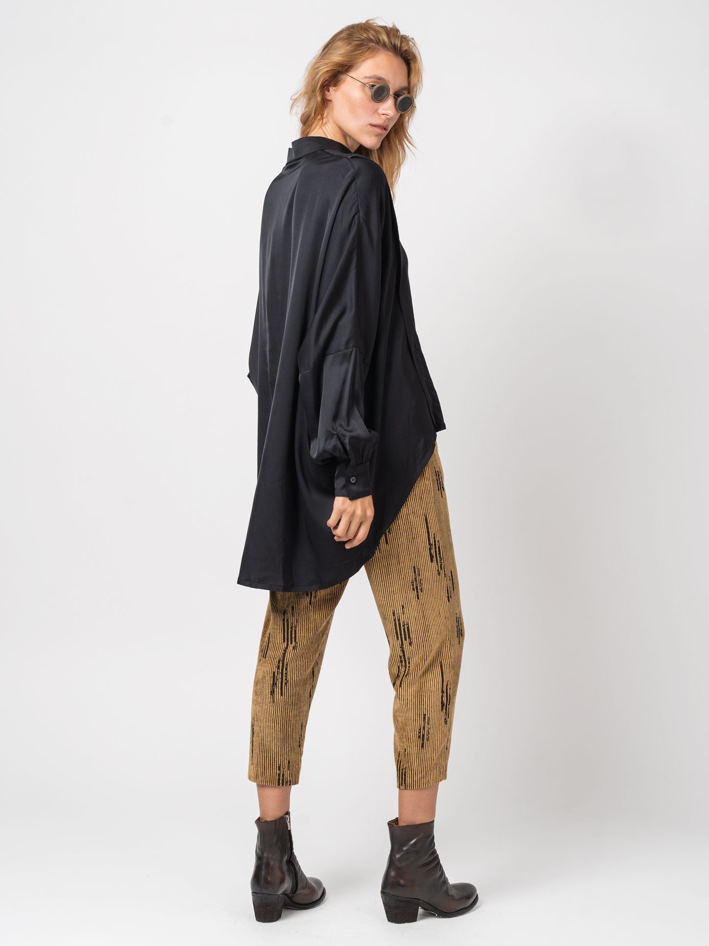 Oversized Button-Up Shirt - INN7