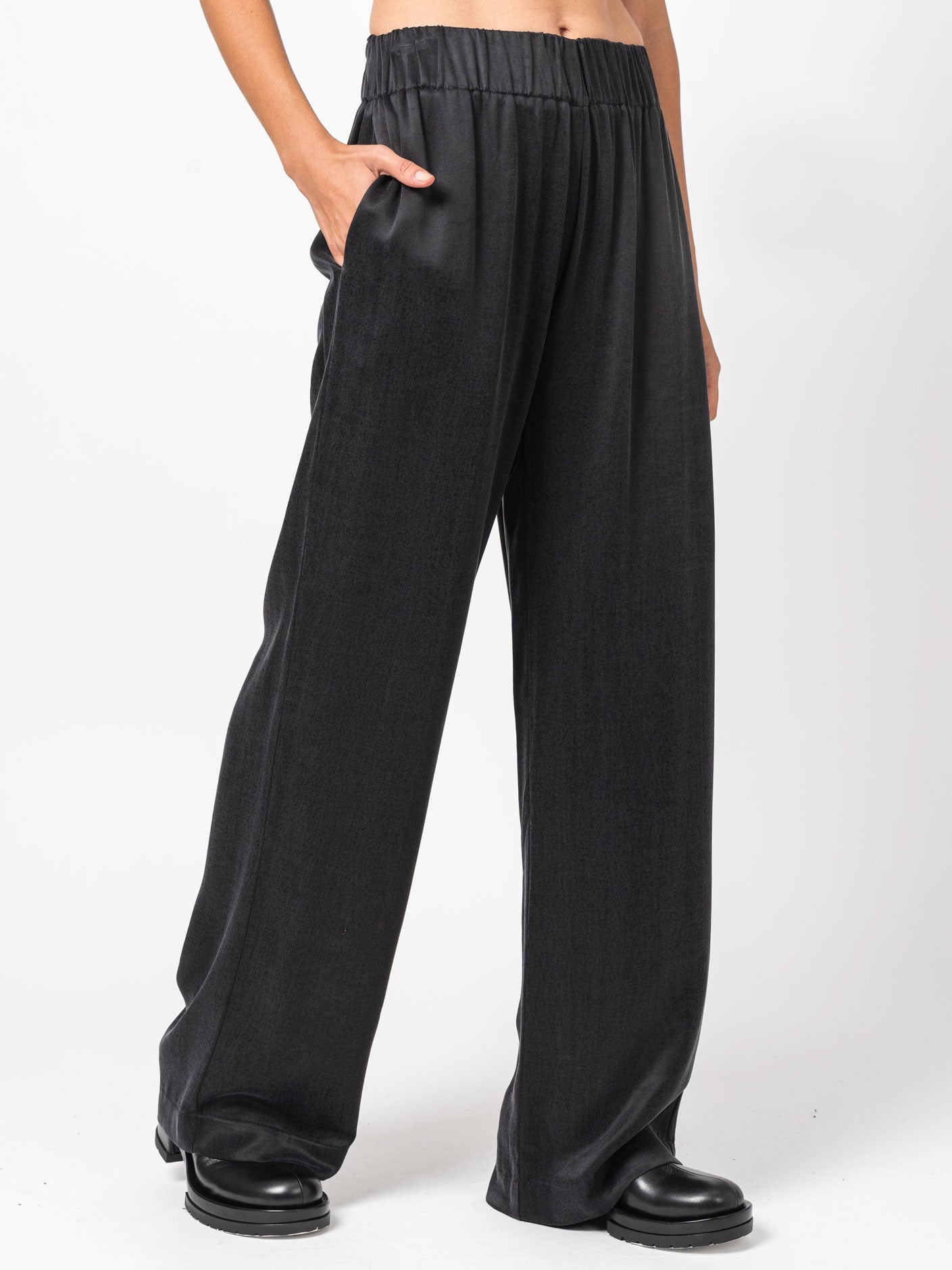 Wide-Leg Over Pants - INN7