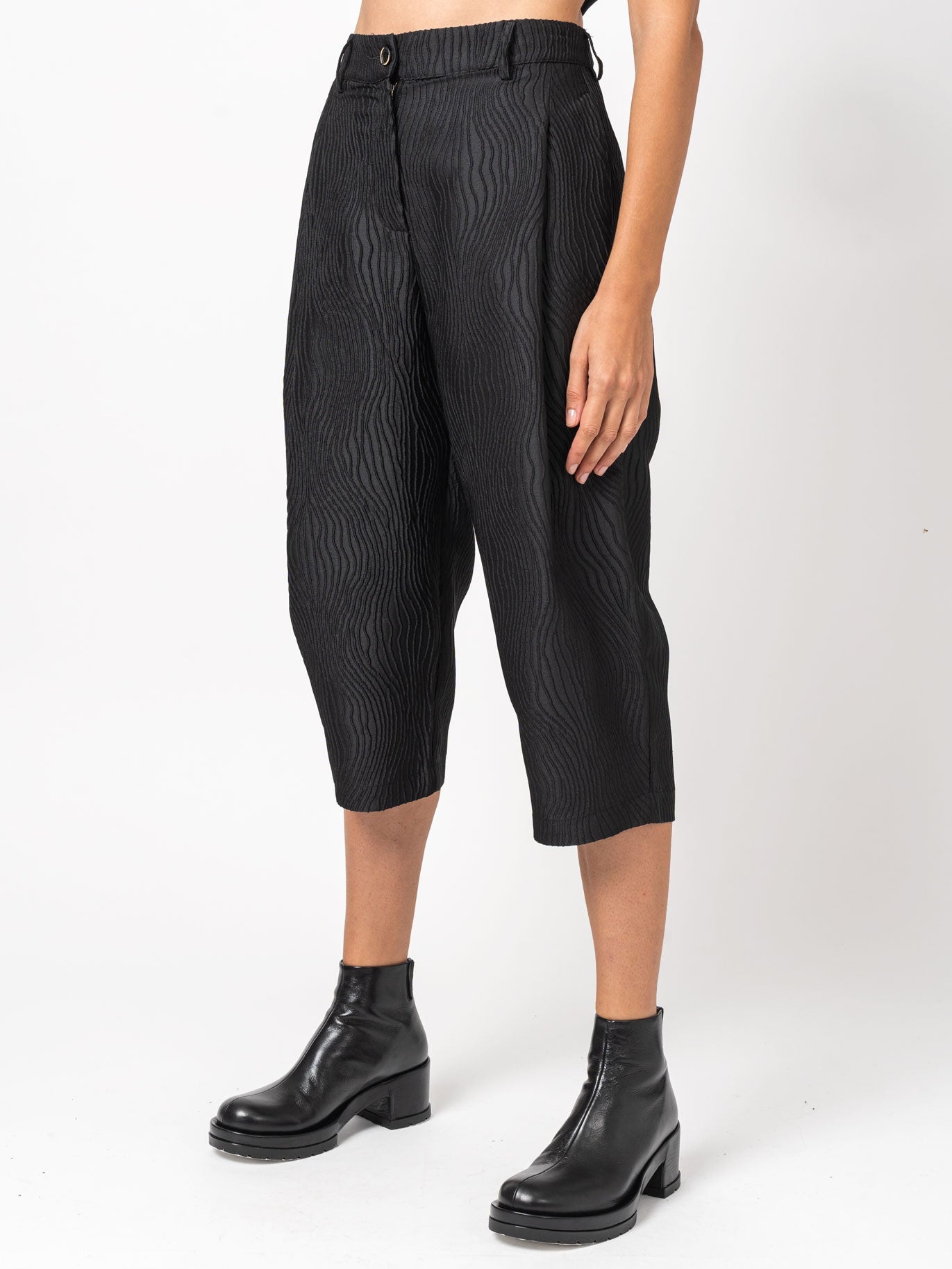 Textured Short Pants - INN7