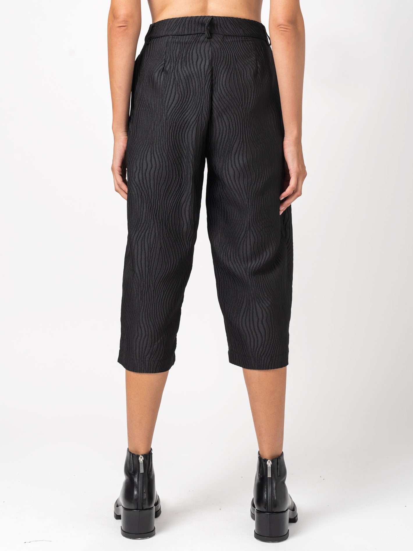 Textured Short Pants - INN7