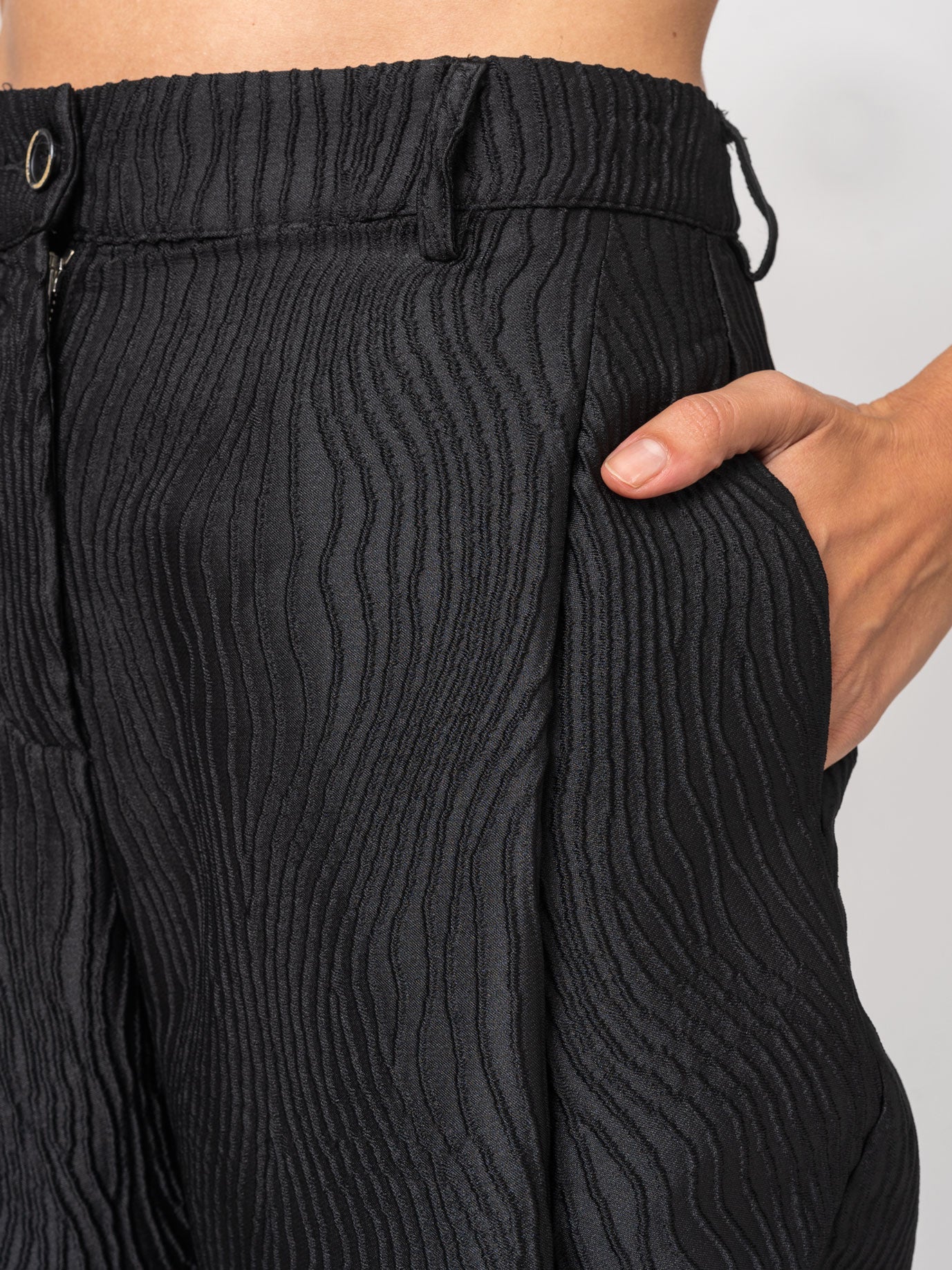 Textured Short Pants - INN7