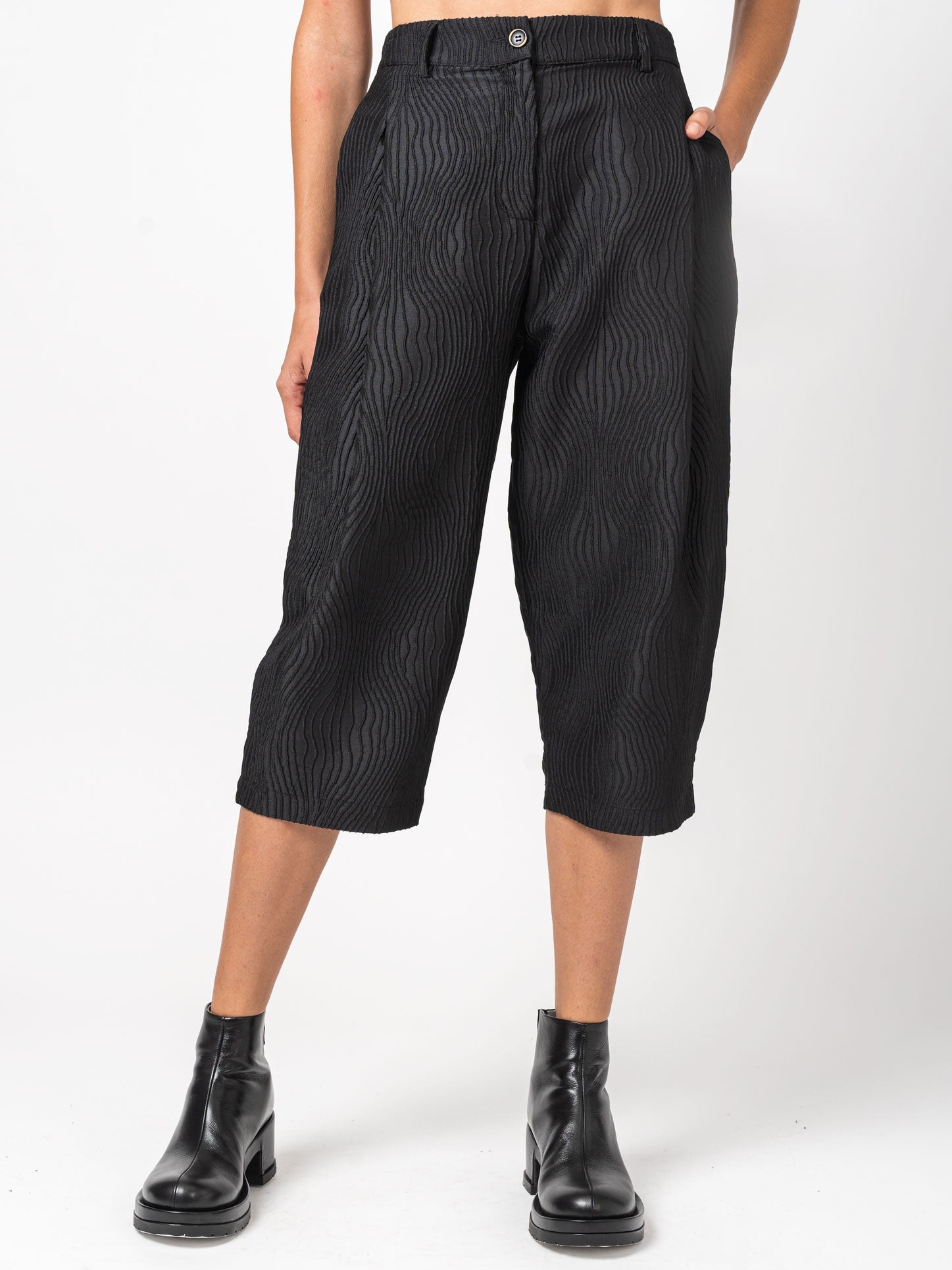 Textured Short Pants - INN7