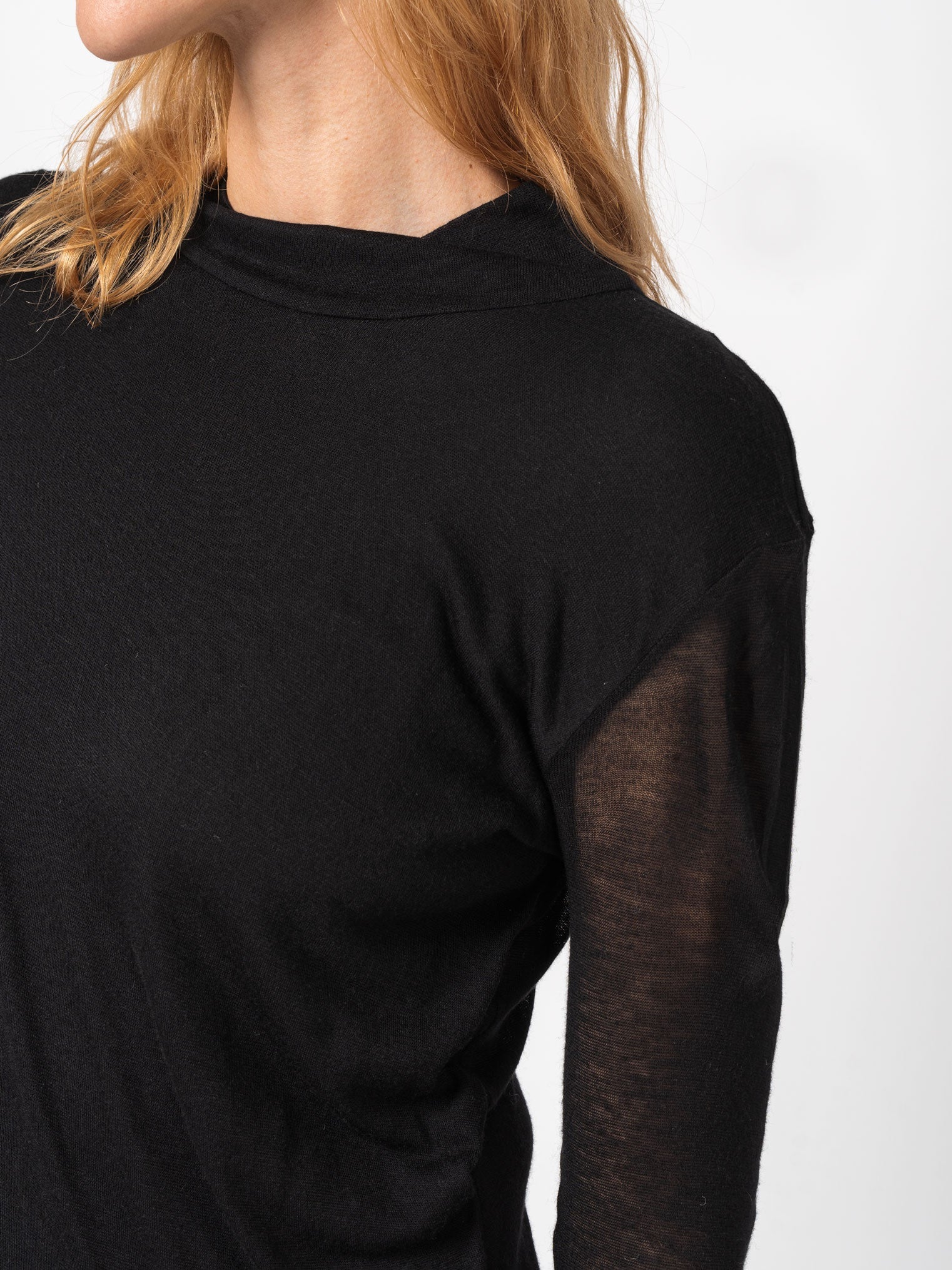 Light High Neck Sweater - INN7